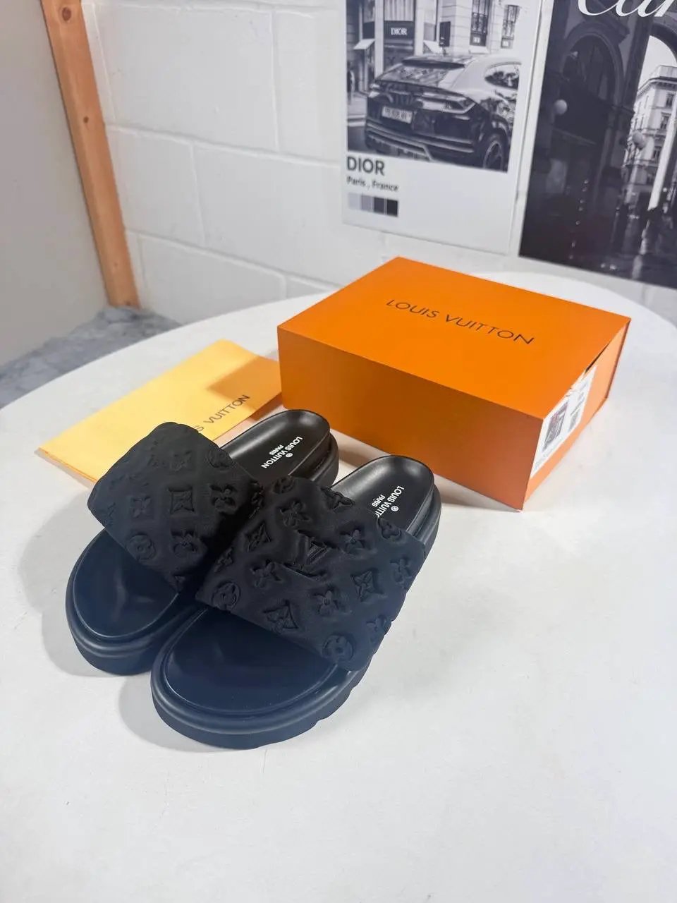 LVE SLIDES WOMEN BLACK