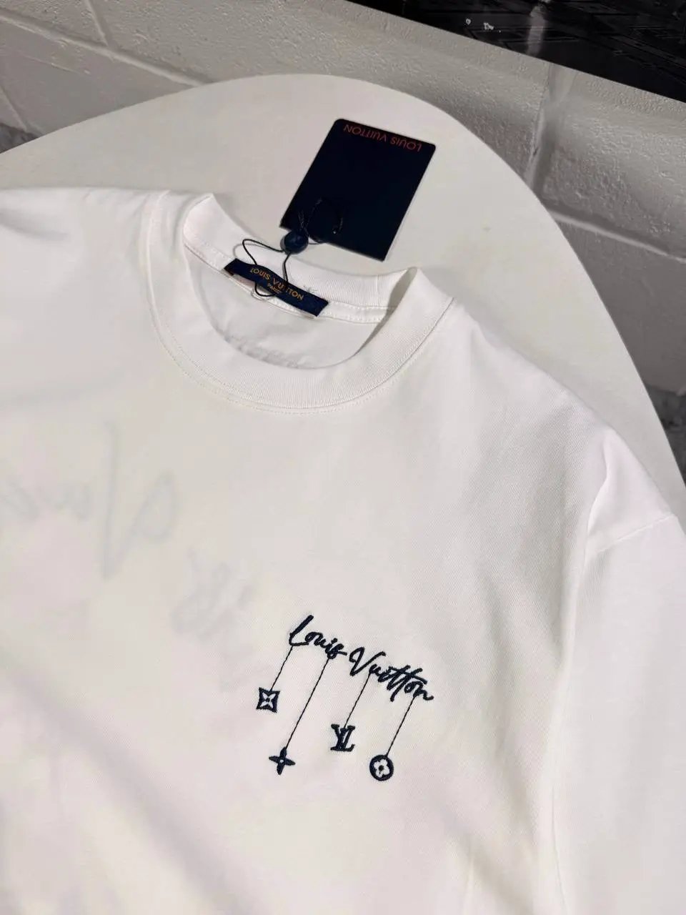 LVE EMBROIDERED TSHIRT Stock supplier