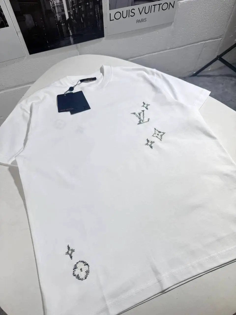 LVE EMBROIDERED TSHIRT by Stock supplier