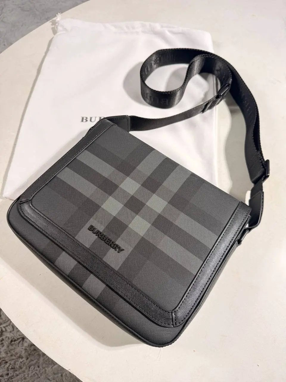 BURB MESSENGER BAG Stock supplier