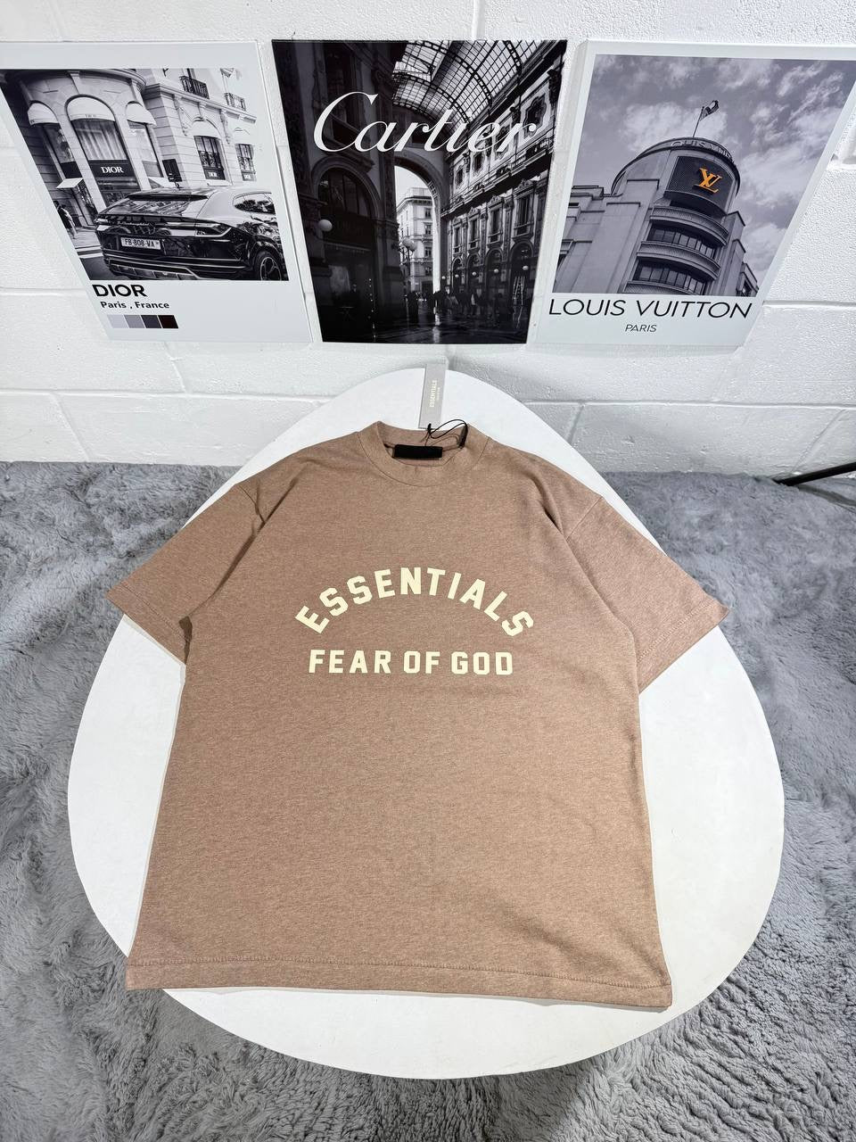 ESSNTL TSHIRT