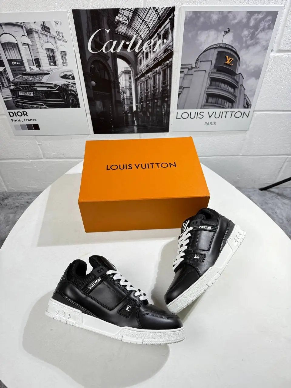 LVE TRAINERS BLACK & WHITE by Stock supplier