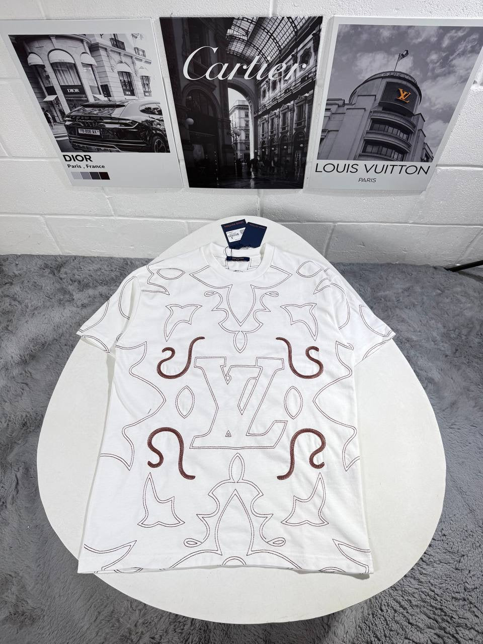 LVE EMBROIDERED TSHIRT