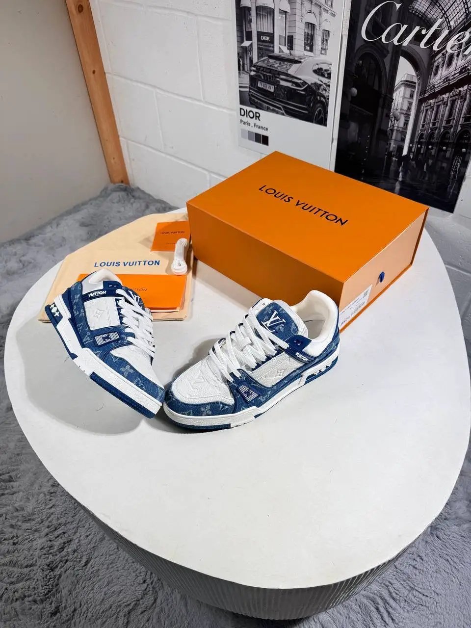 LVE TRAINER BLUE & WHITE Stock supplier