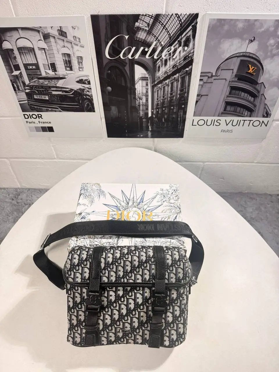 IOR MESSENGER BAG Stock supplier