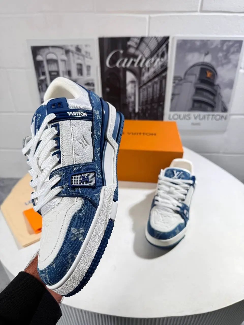 LVE TRAINER BLUE & WHITE Stock supplier