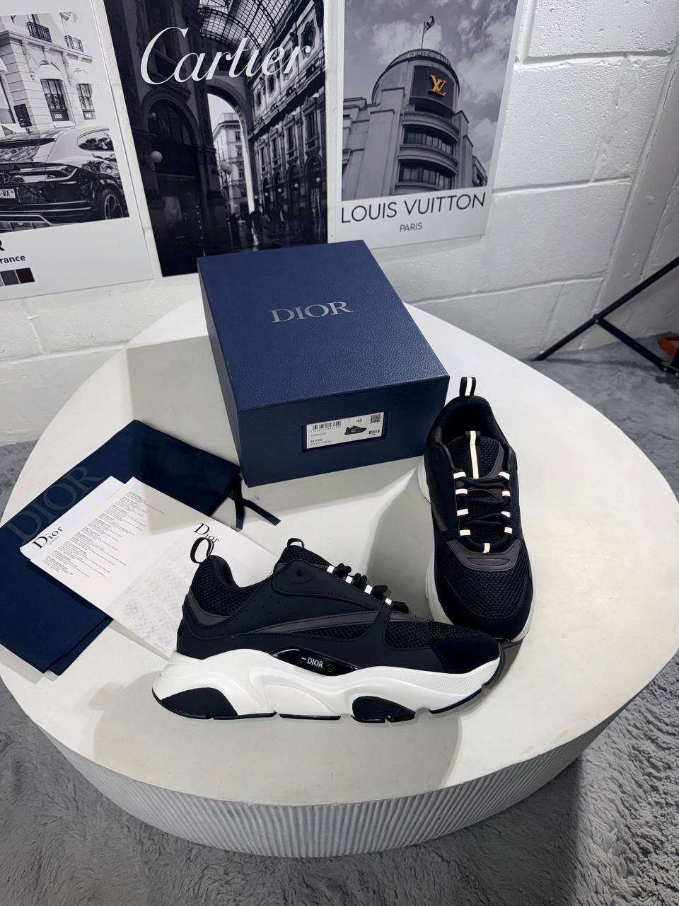 B22 BLACK & WHITE PREORDER by Stock supplier