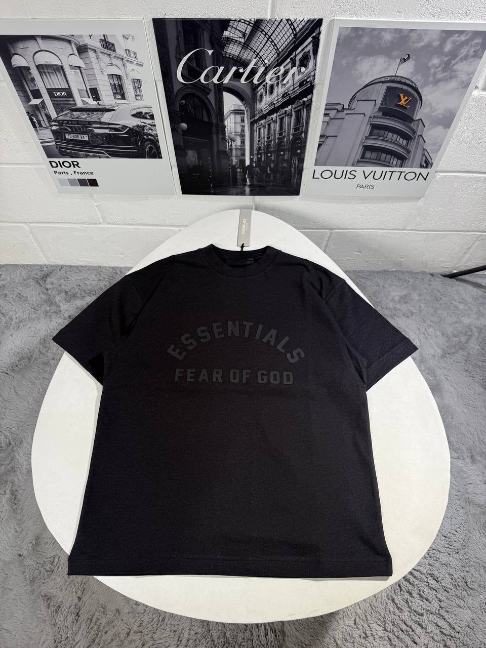 ESSNTL TSHIRT