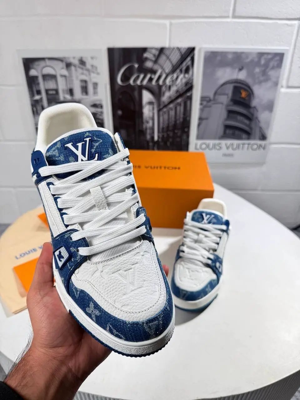 LVE TRAINER BLUE & WHITE Stock supplier
