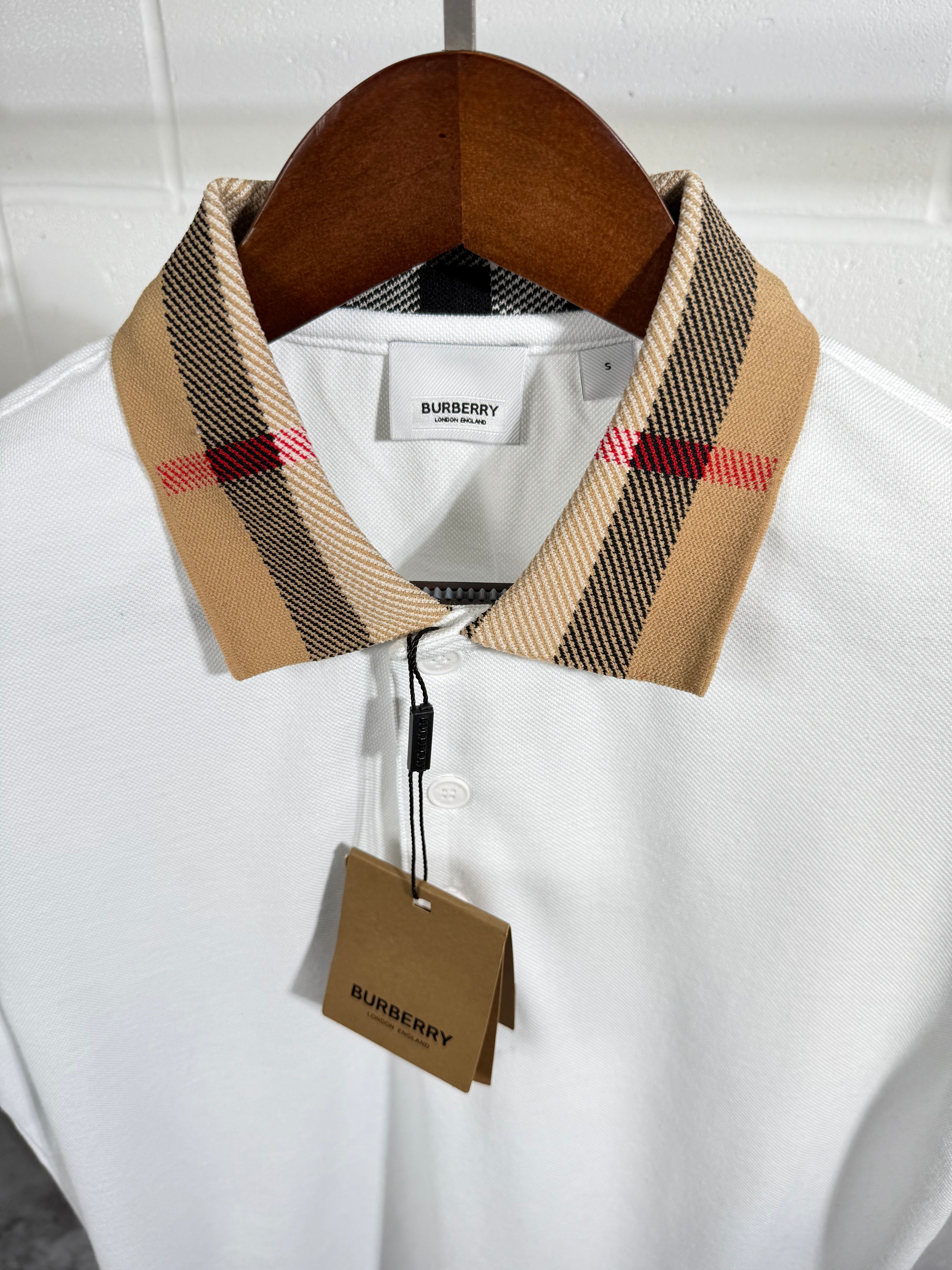 Burberry polo white