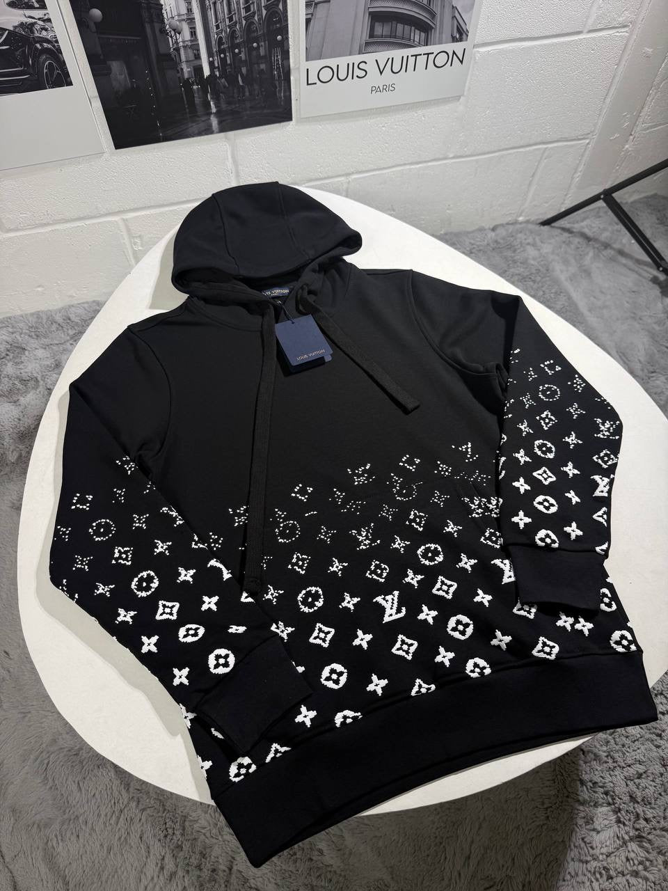 LVE MONOGRAM GRADIENT HOODIE