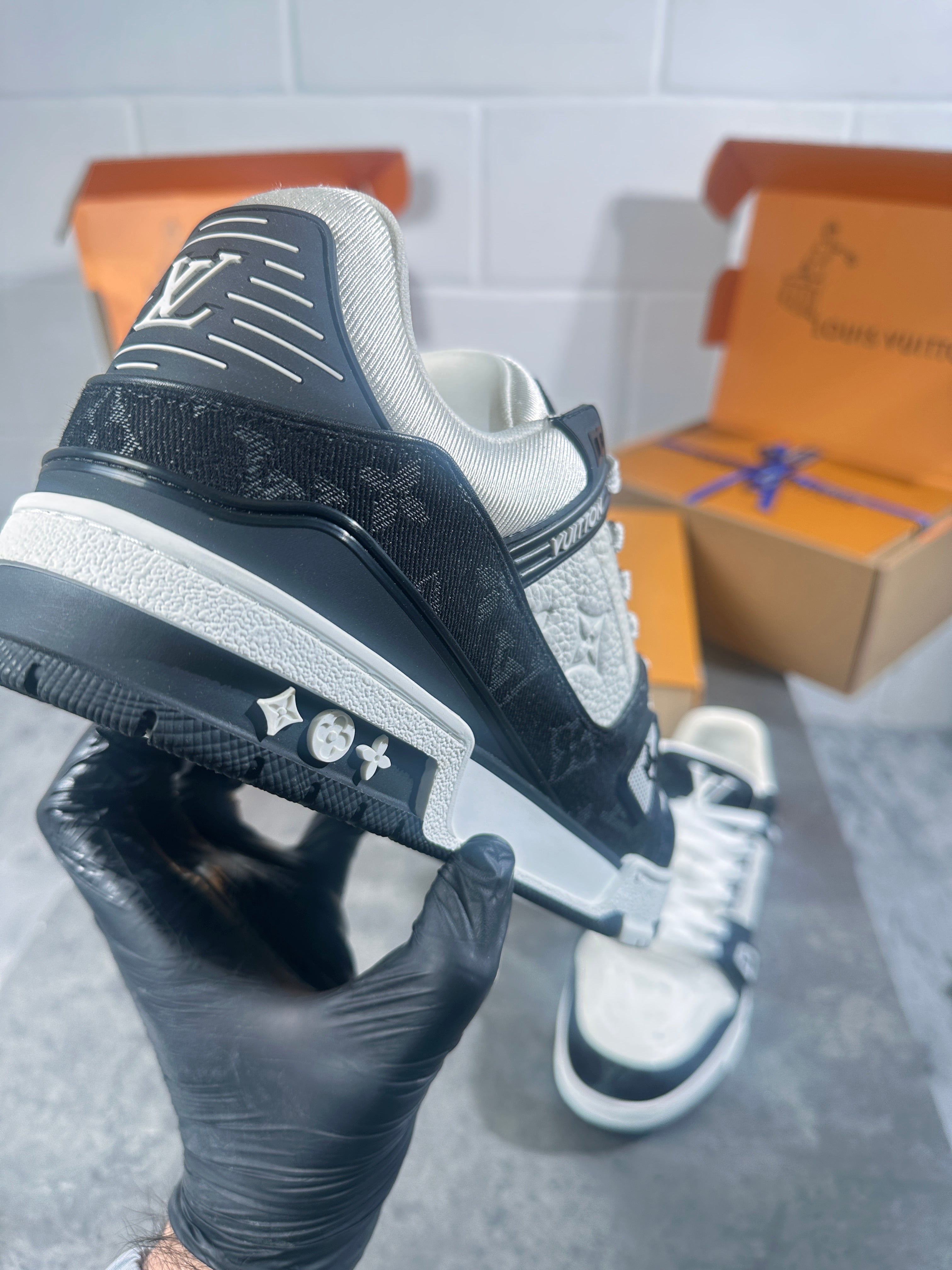 Lv trainer black n white