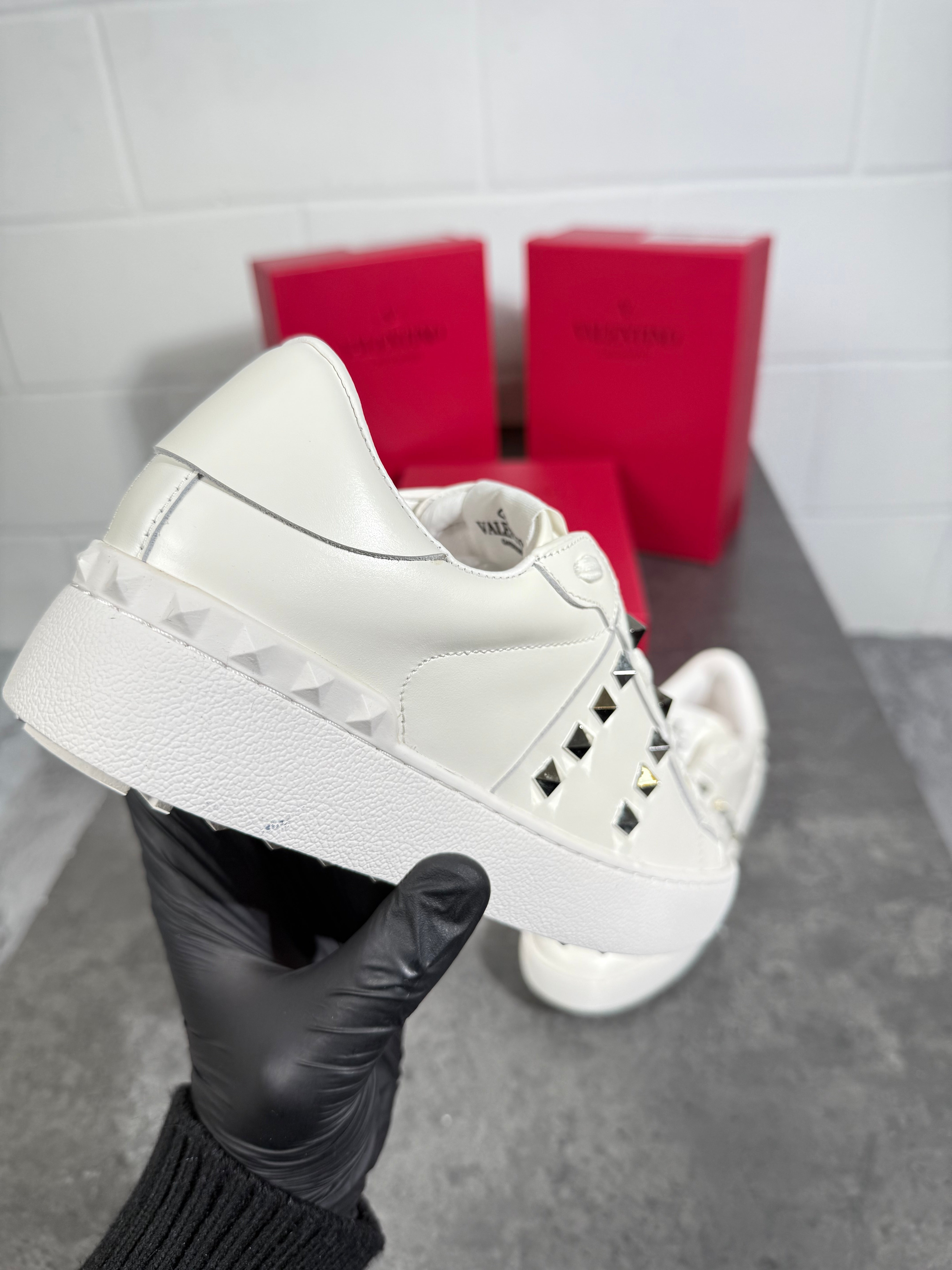 Ladies VLTN trainers white