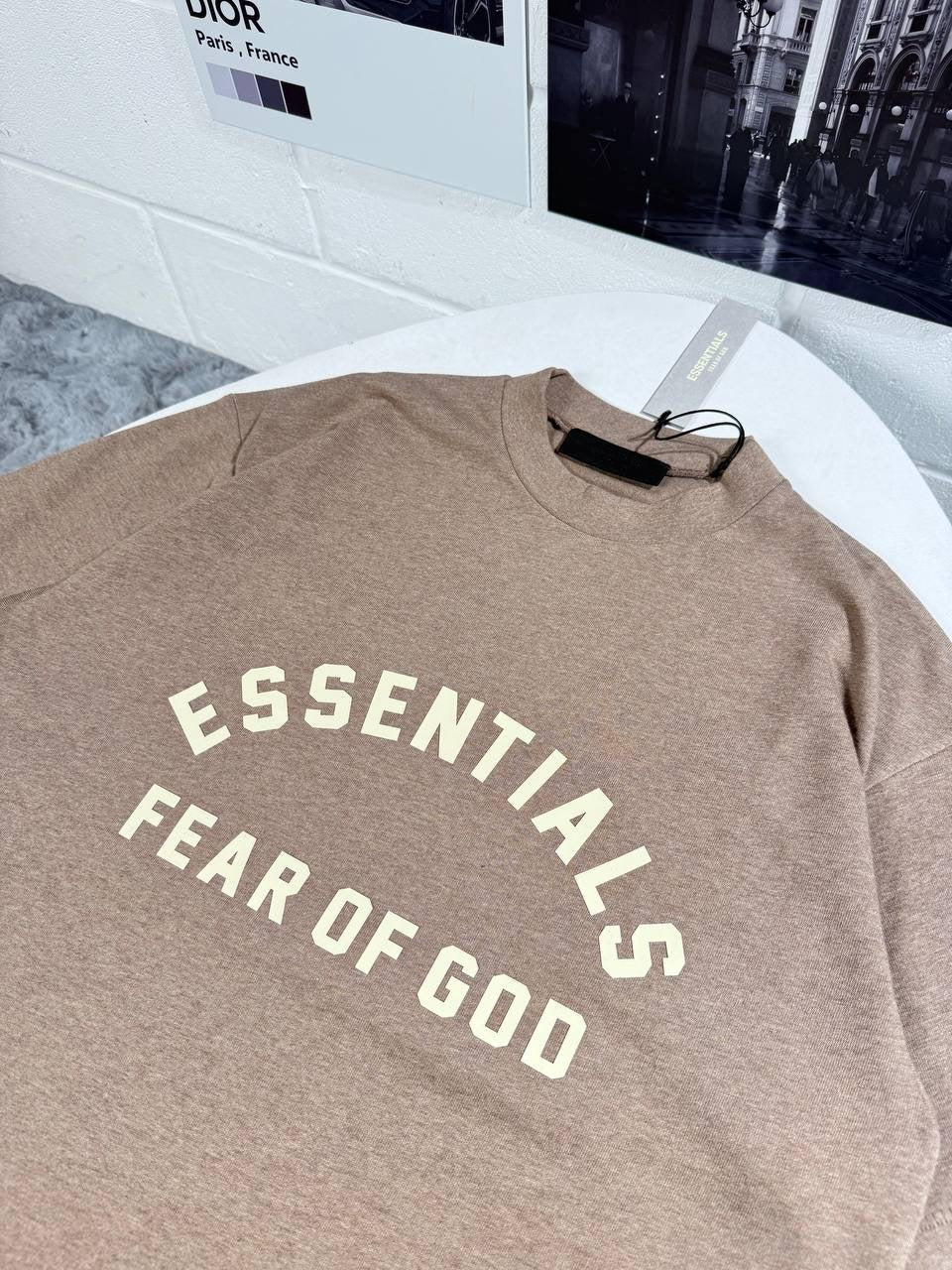ESSNTL TSHIRT