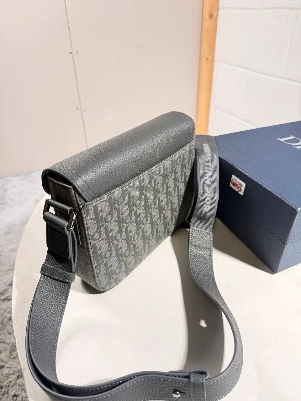 IOR SADDLE MESSENGER BAG Stock supplier