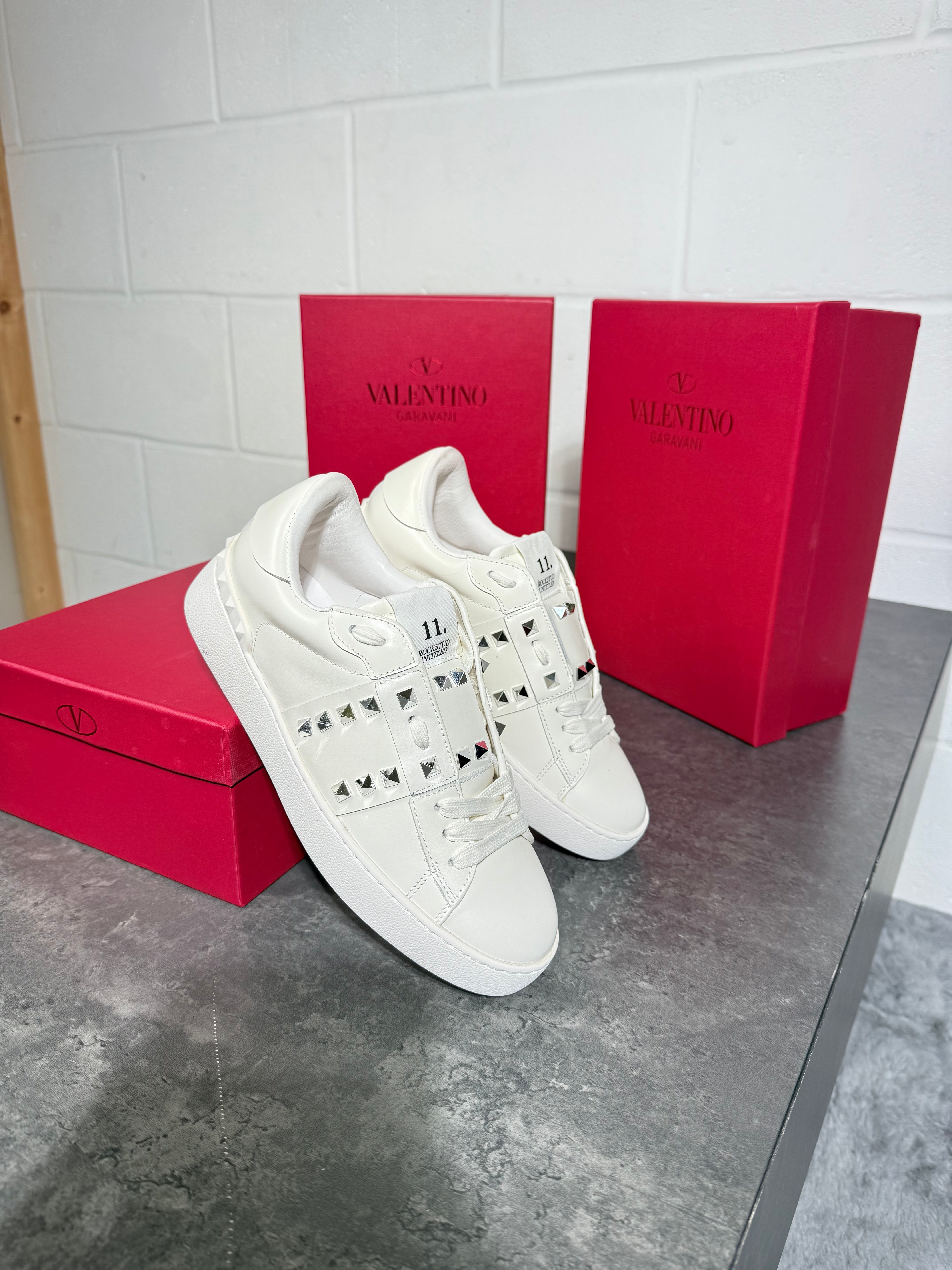 Ladies VLTN trainers white