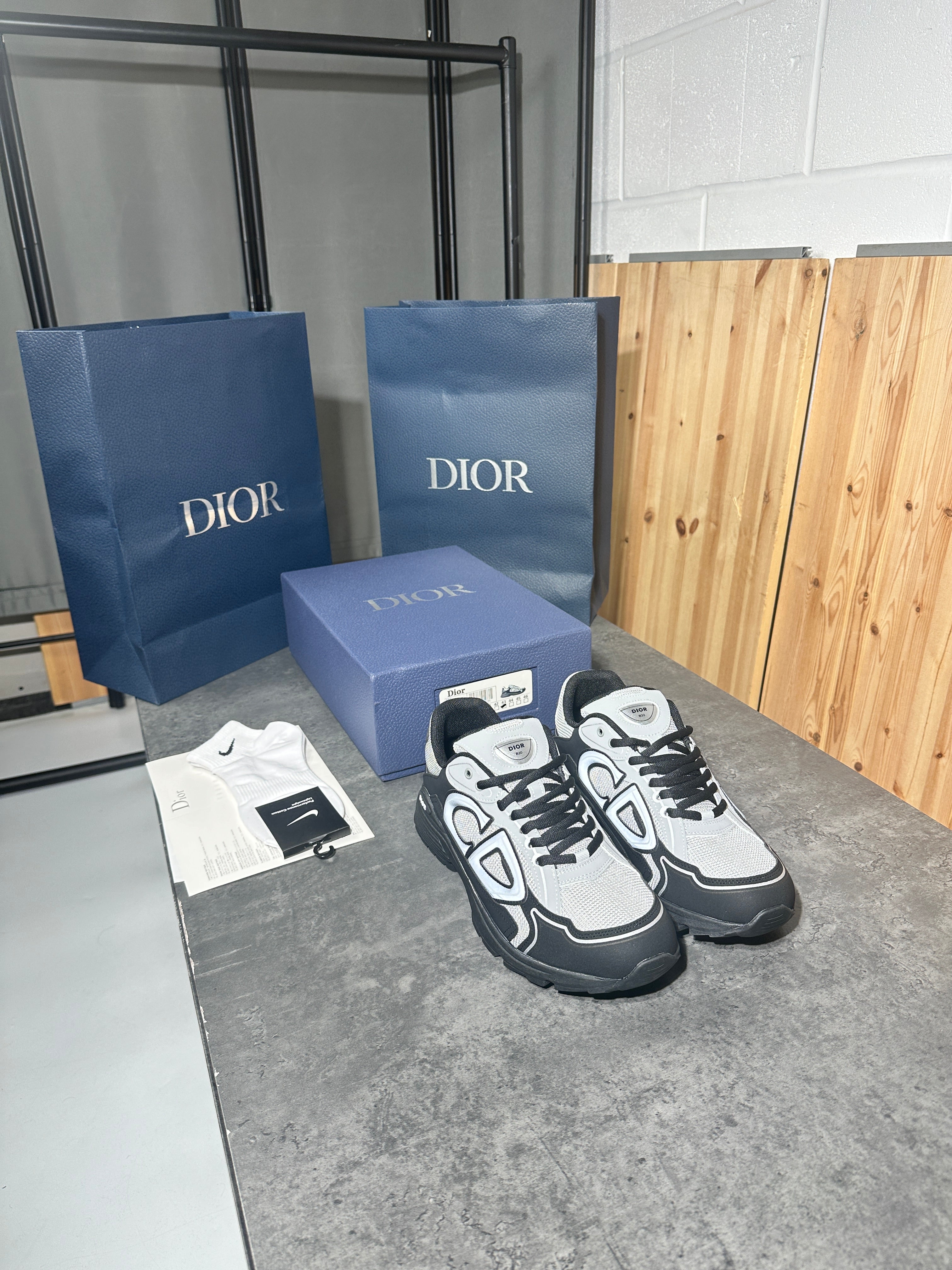 (pre-order)Dior - b30 black and grey