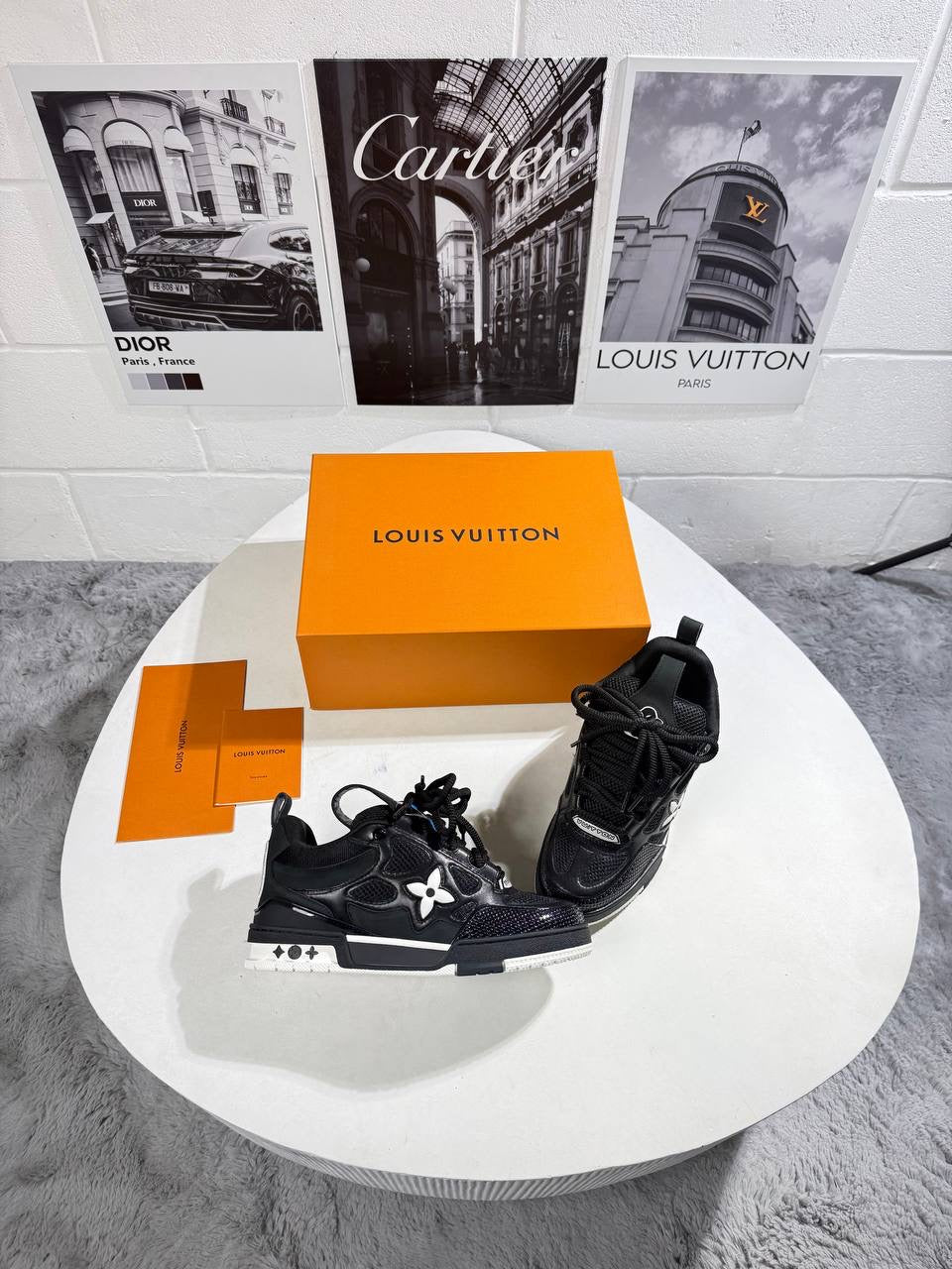 LVE SKATES BLACK & WHITE