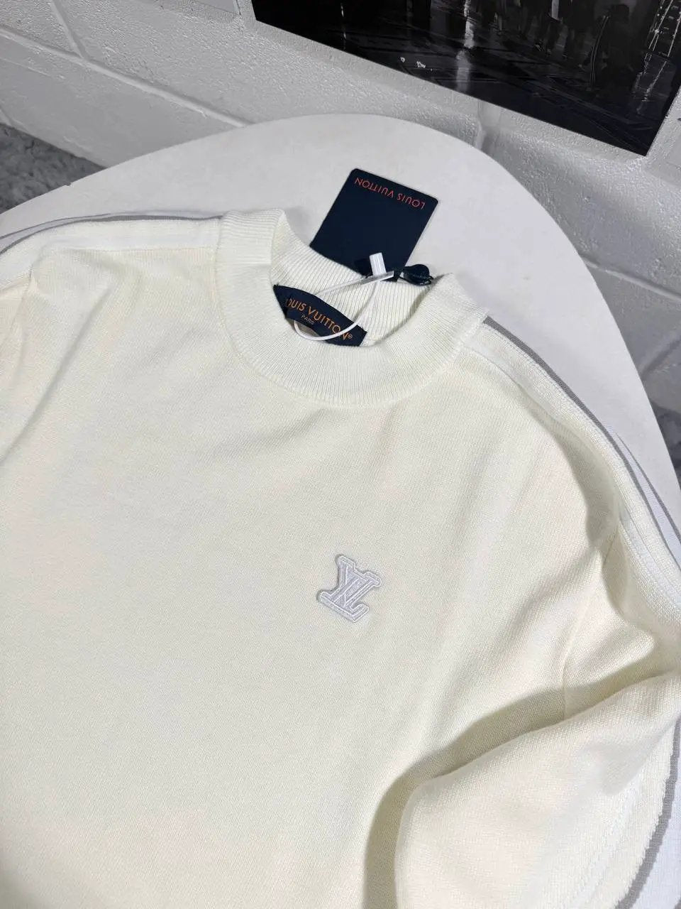 LVE GRAPHIC KNITTED CREWNECK by Stock supplier