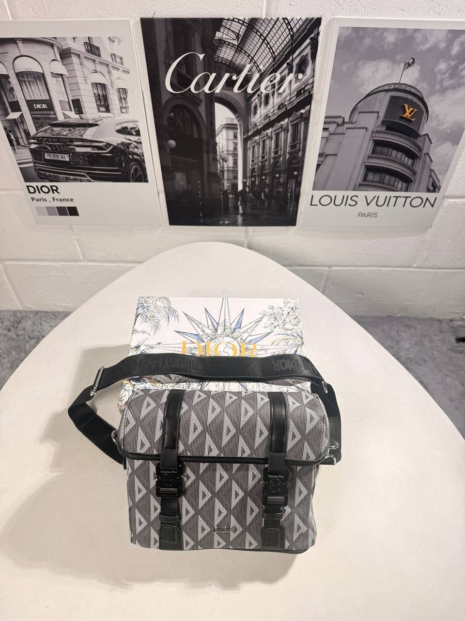 IOR MESSENGER BAG Stock supplier