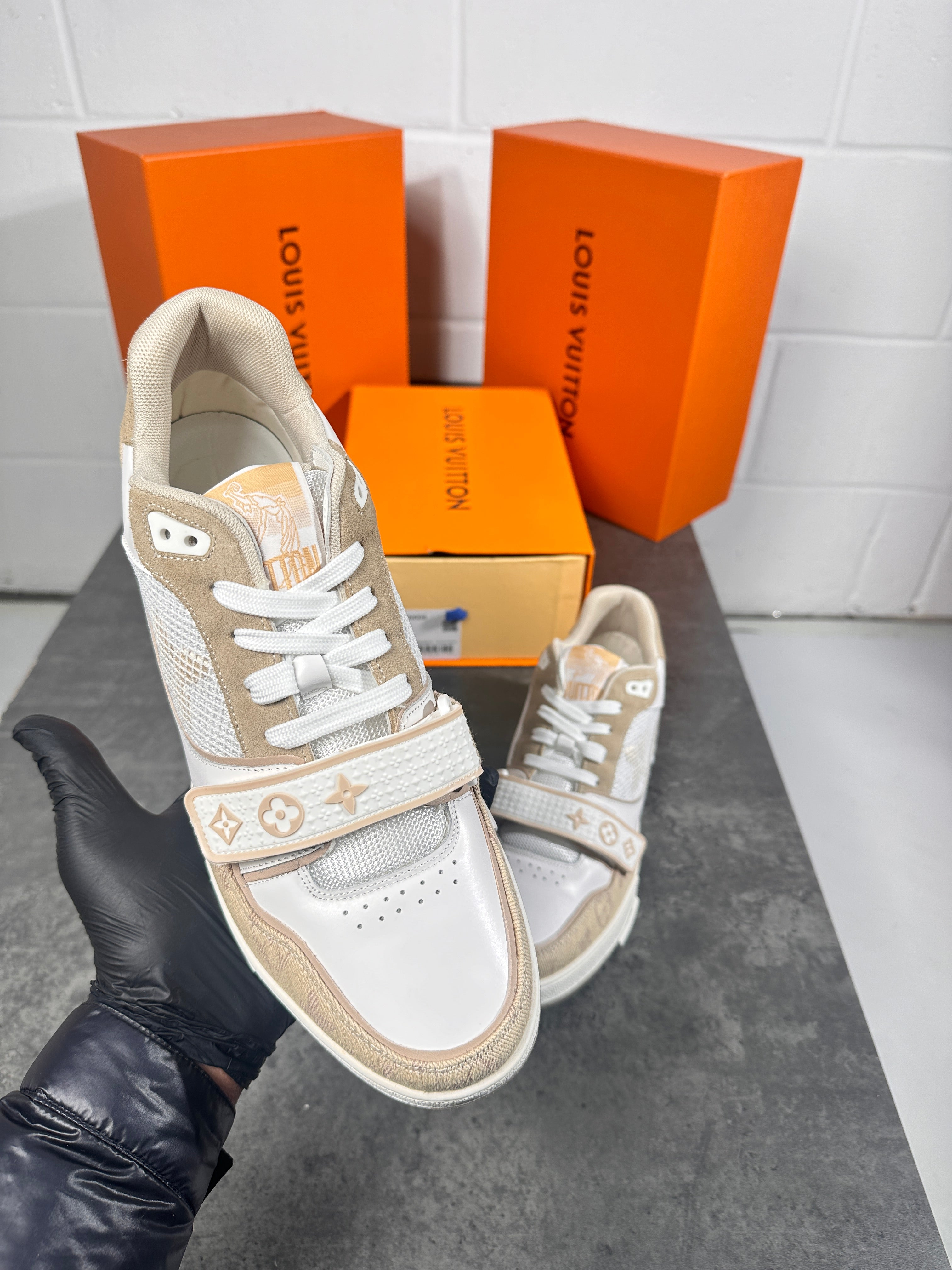 Lv trainer beige