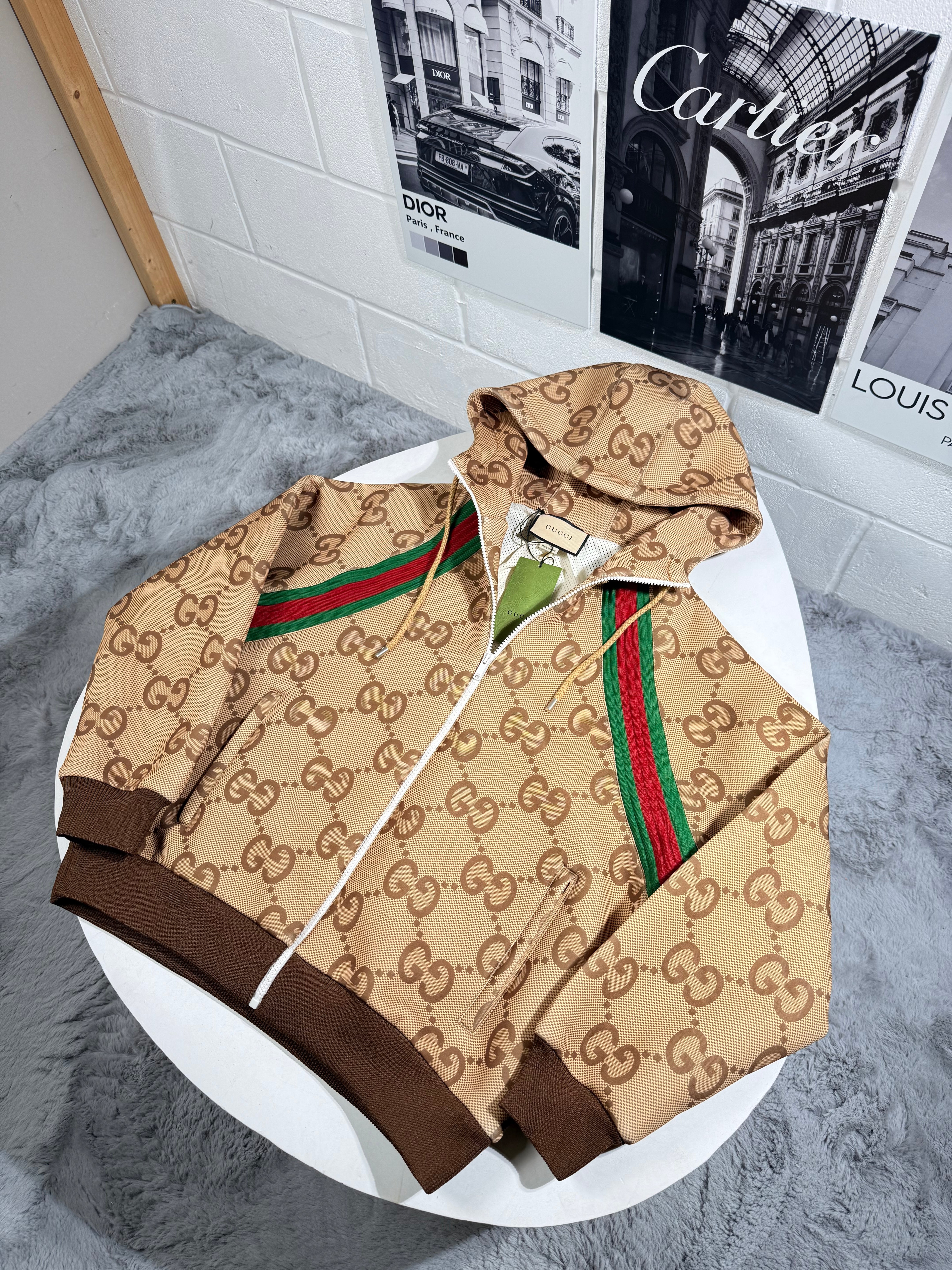 UCCI TRACKSUIT