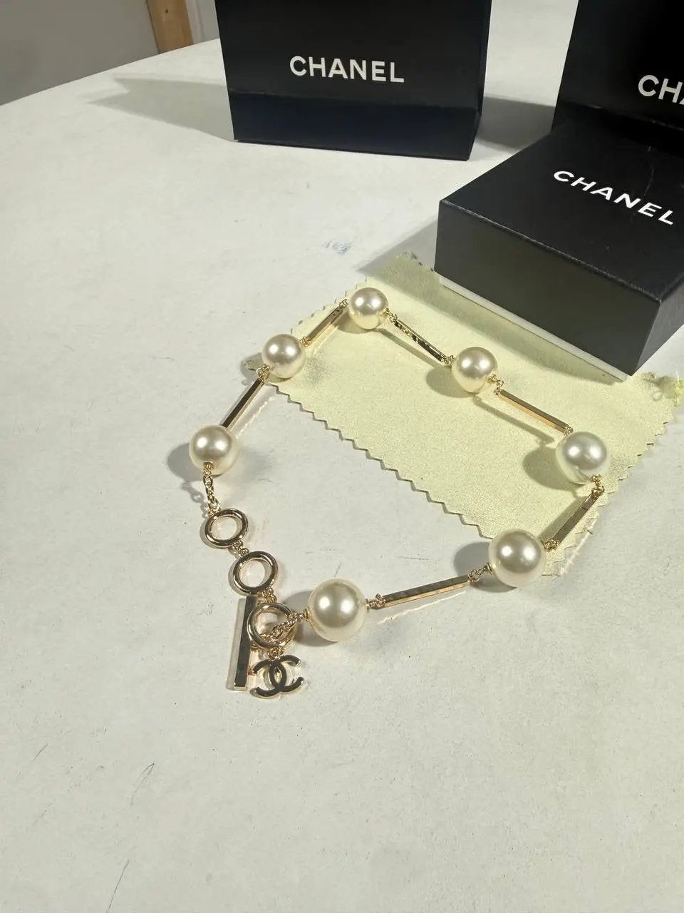 CHNL LOGO PEARL NECKLACE by Stock supplier
