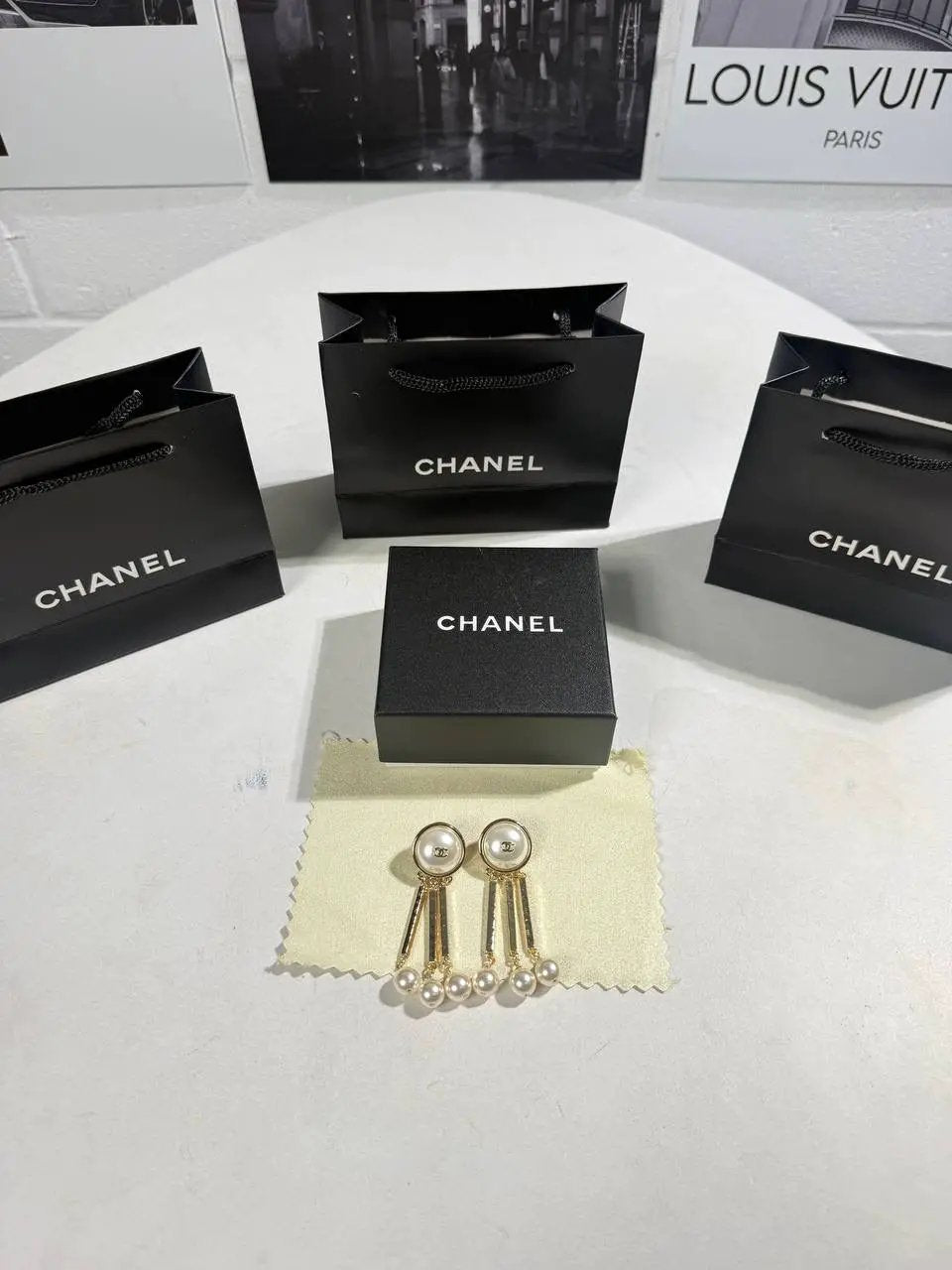 CHNL PENDANT EARRINGS by Stock supplier