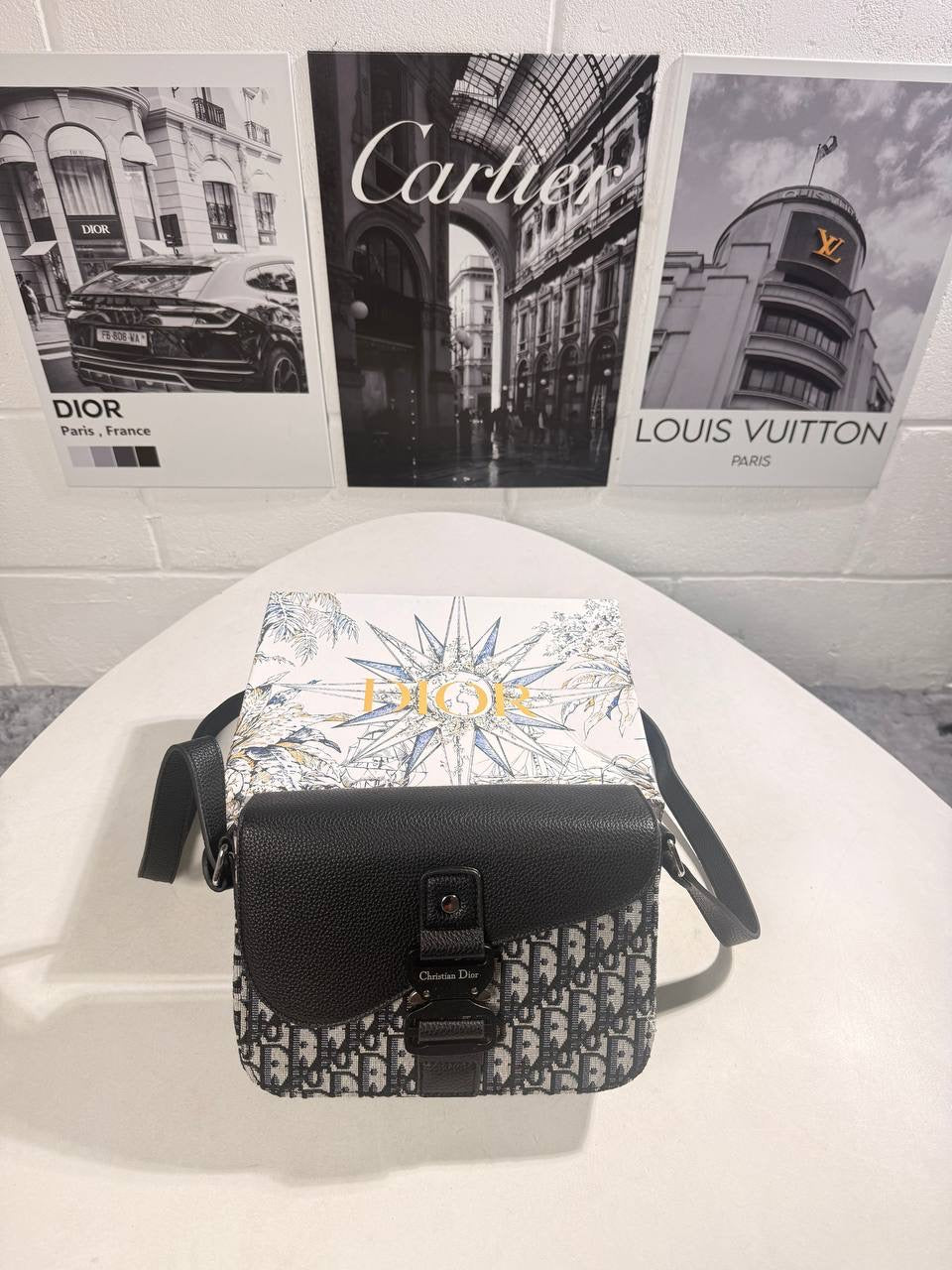 IOR MESSENGER BAG Stock supplier