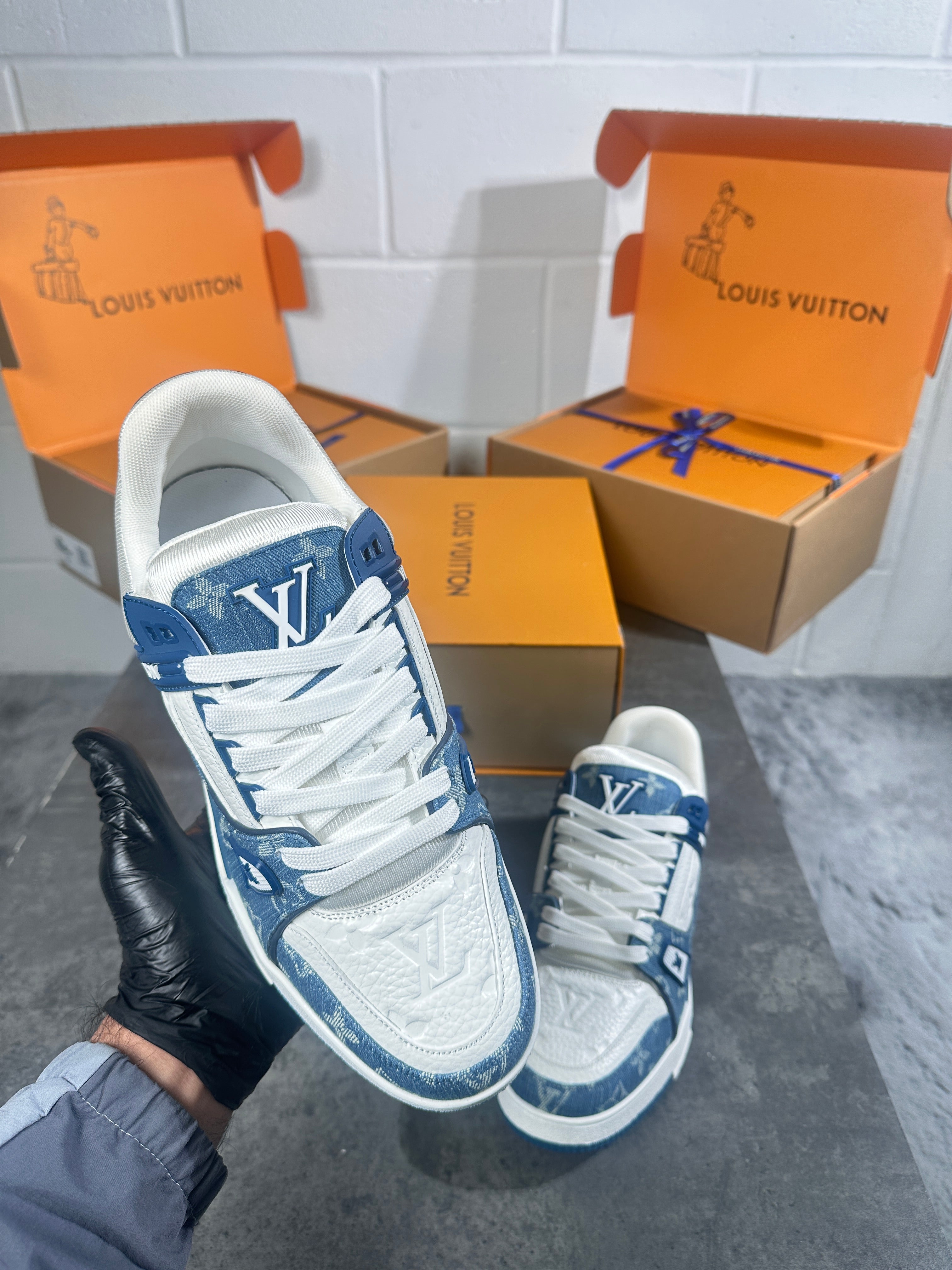 Lv trainer navy