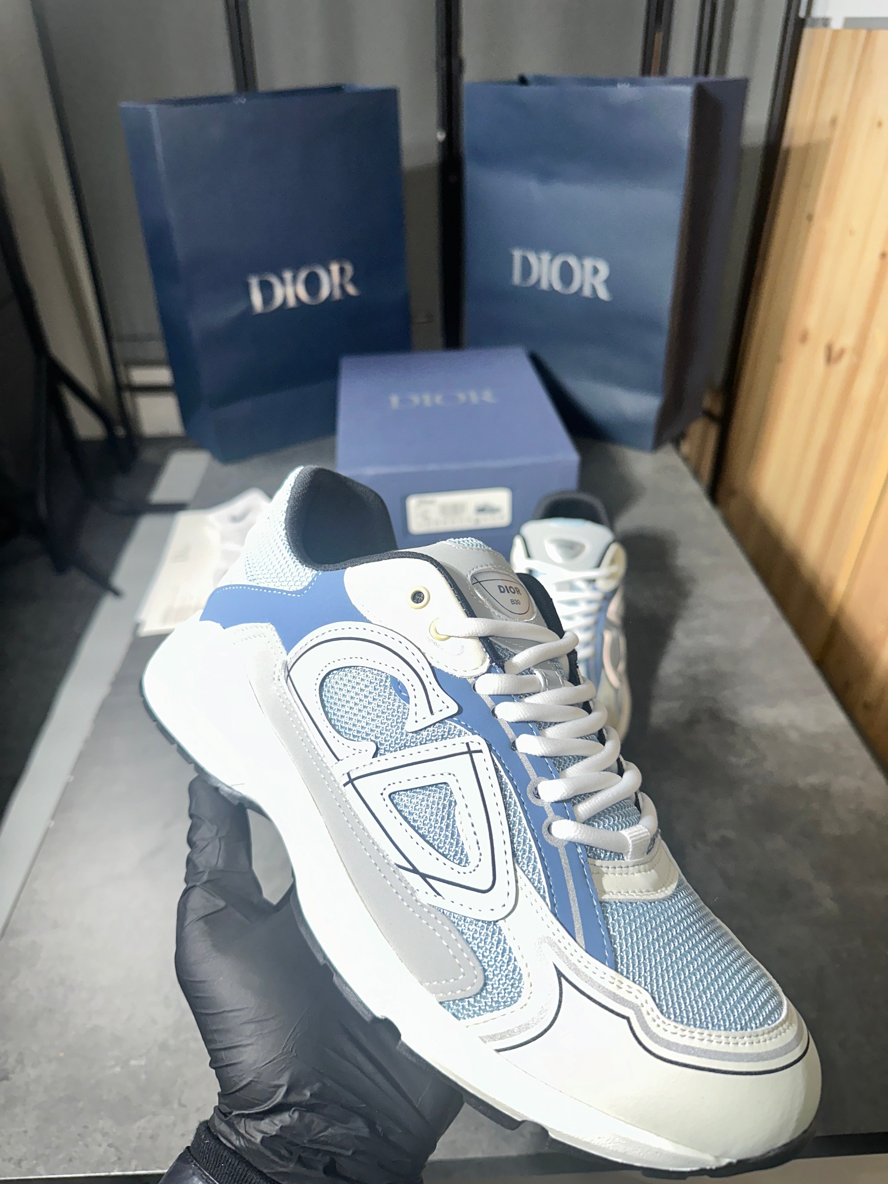 (pre-order)Dior - b30 baby blue