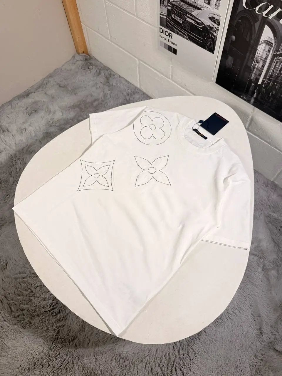 LVE EMBROIDERED TSHIRT Stock supplier