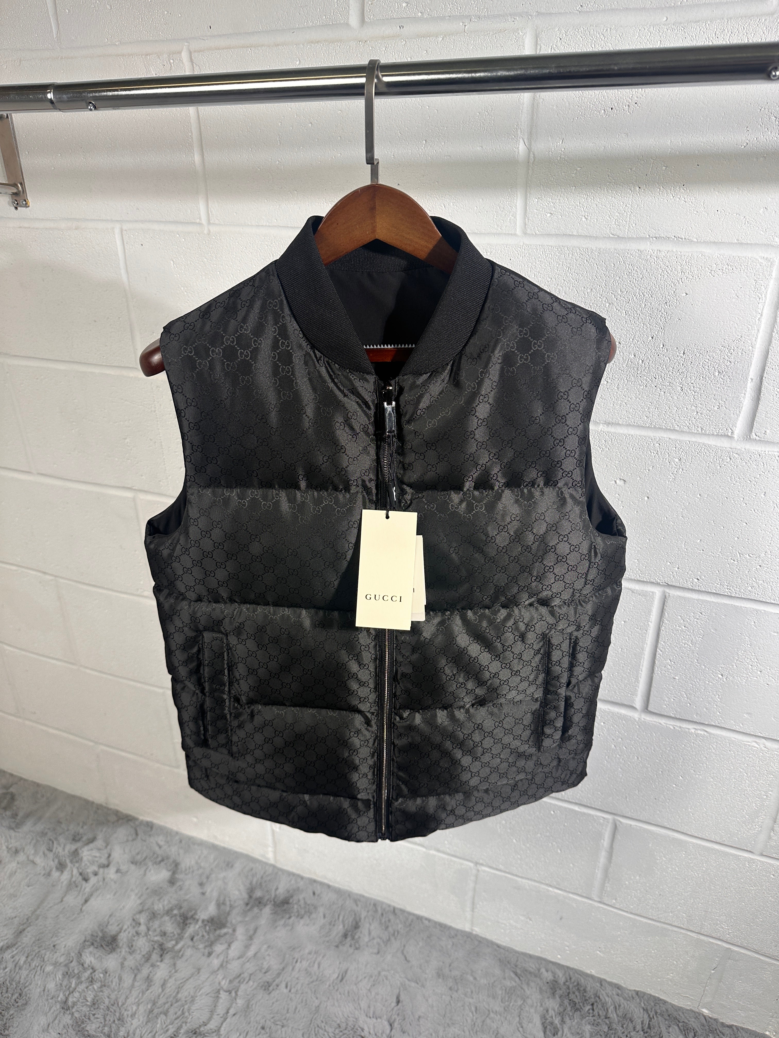 Gucci reversible body warmer black