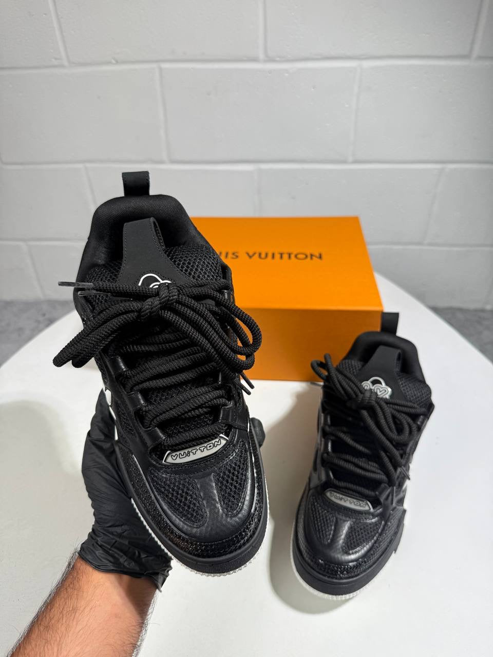 LVE BLACK SKATE