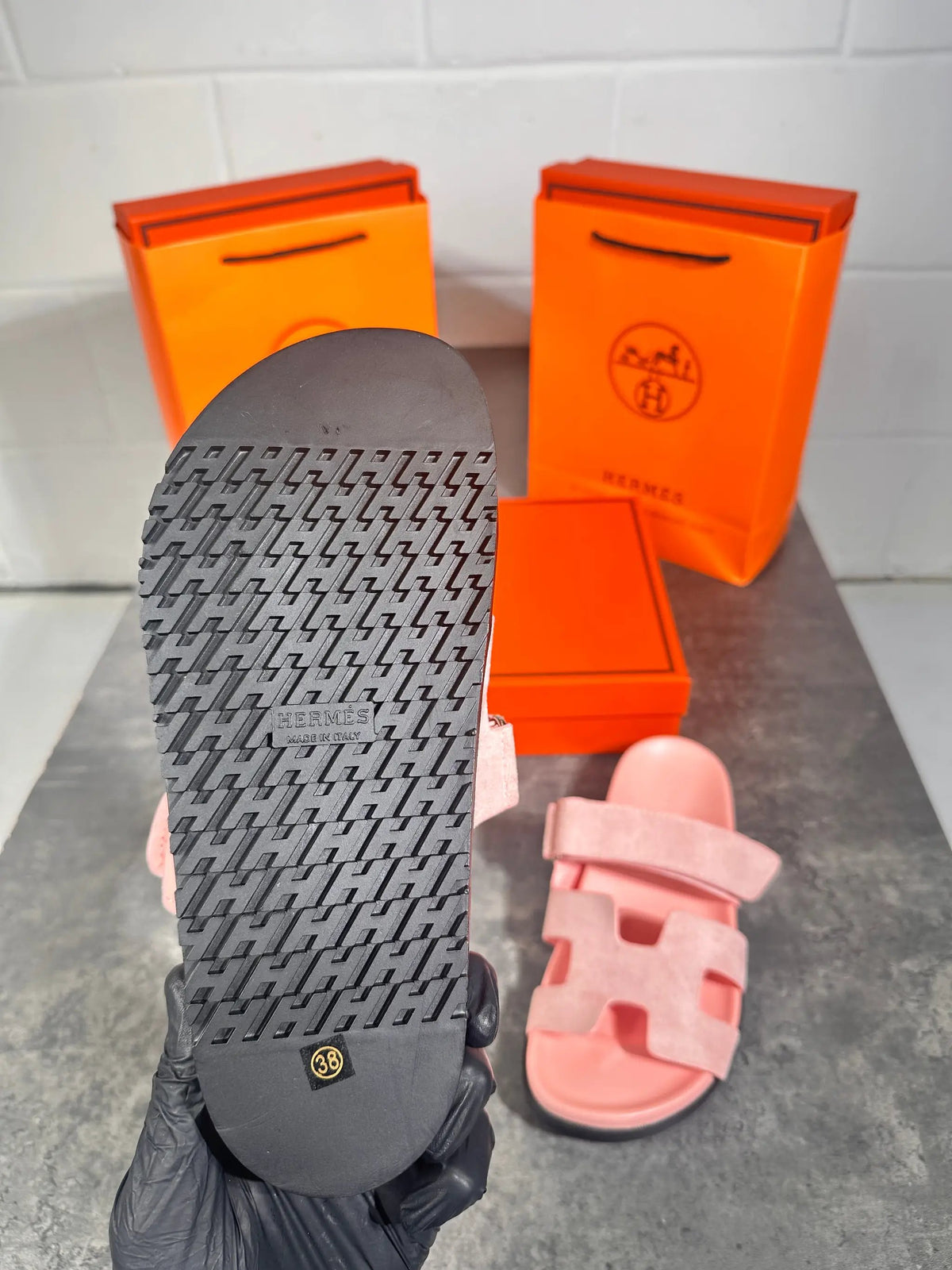 Hermes ladies pink slides Stock supplier