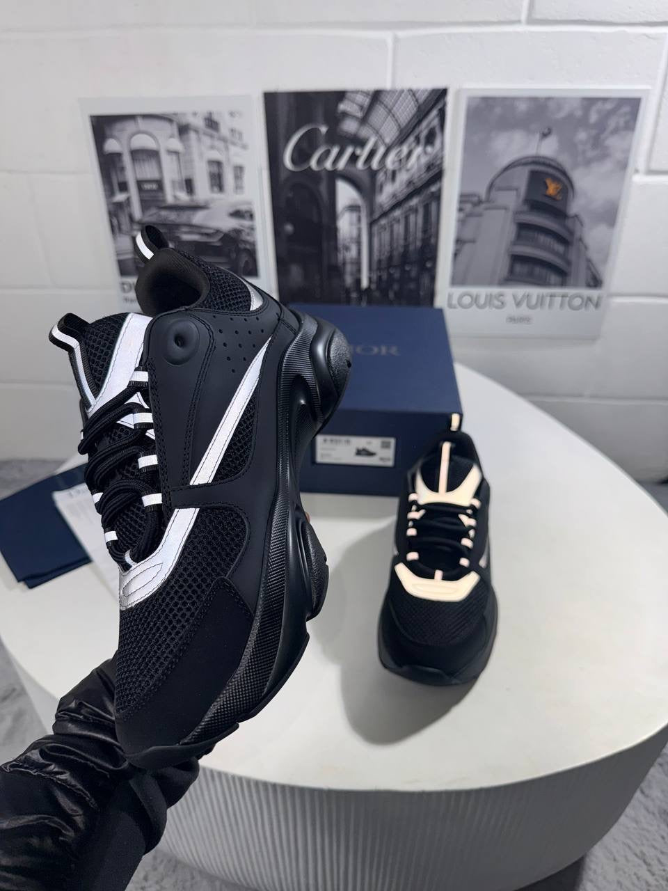 B22 FULL BLACK