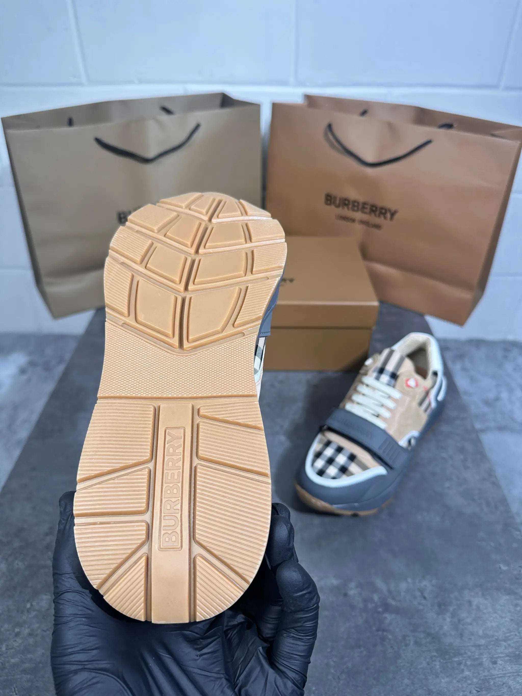 Burberry trainer by Stock supplier