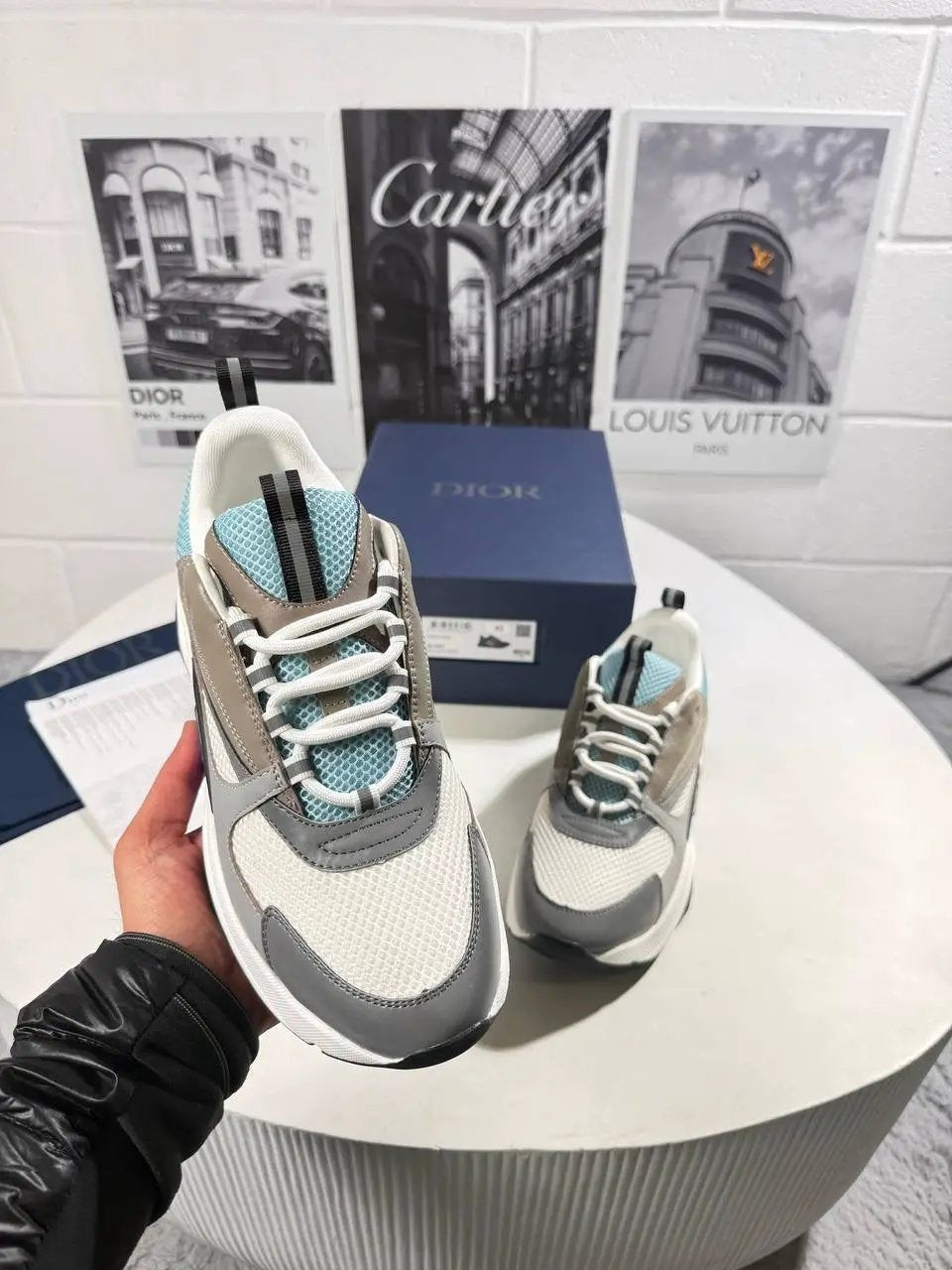 B22 BLUE & WHITE Stock supplier