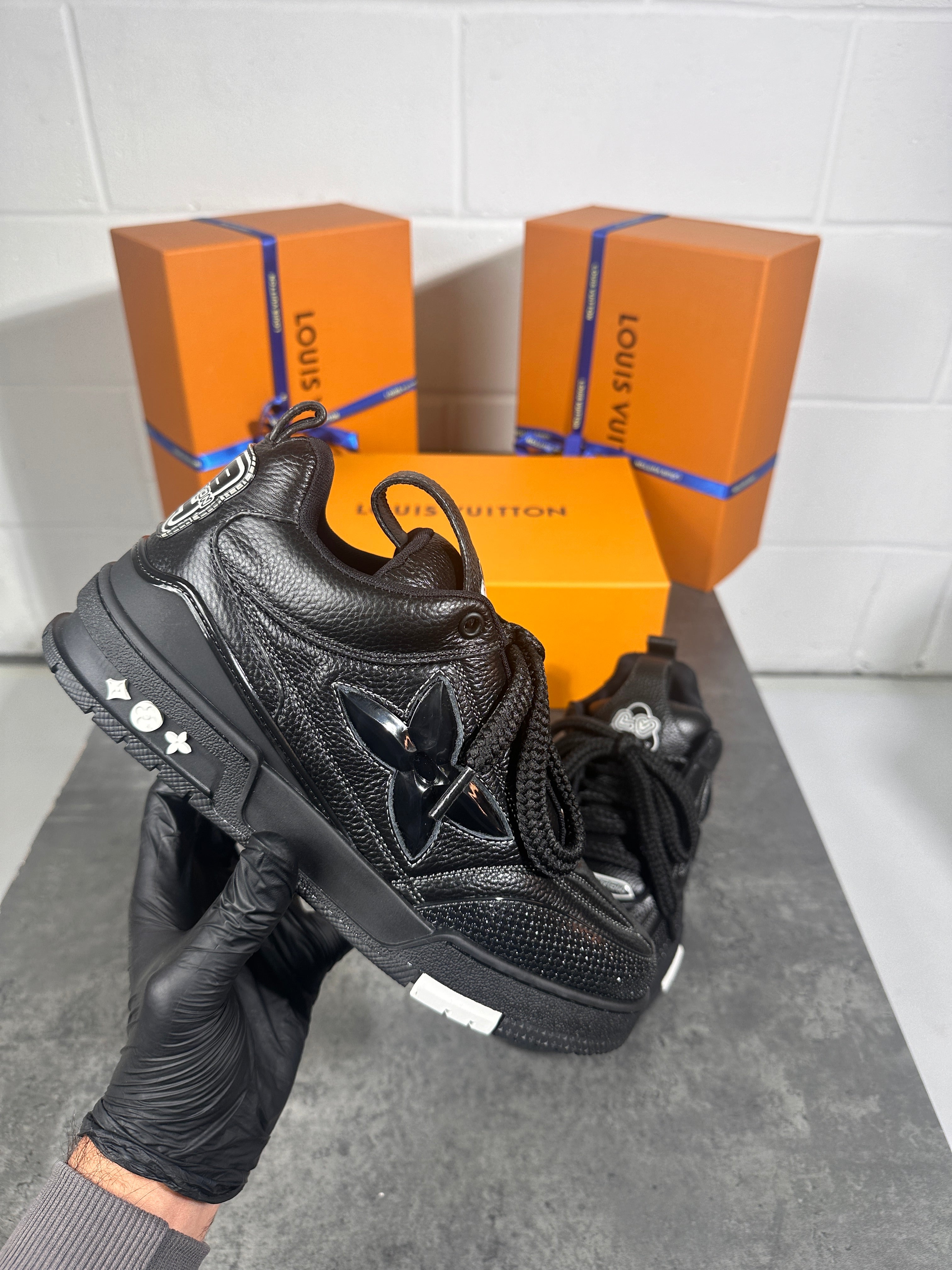 Lv skates full black