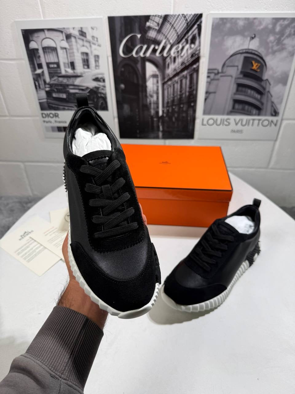 HRM BOUNCING BLACK & WHITE