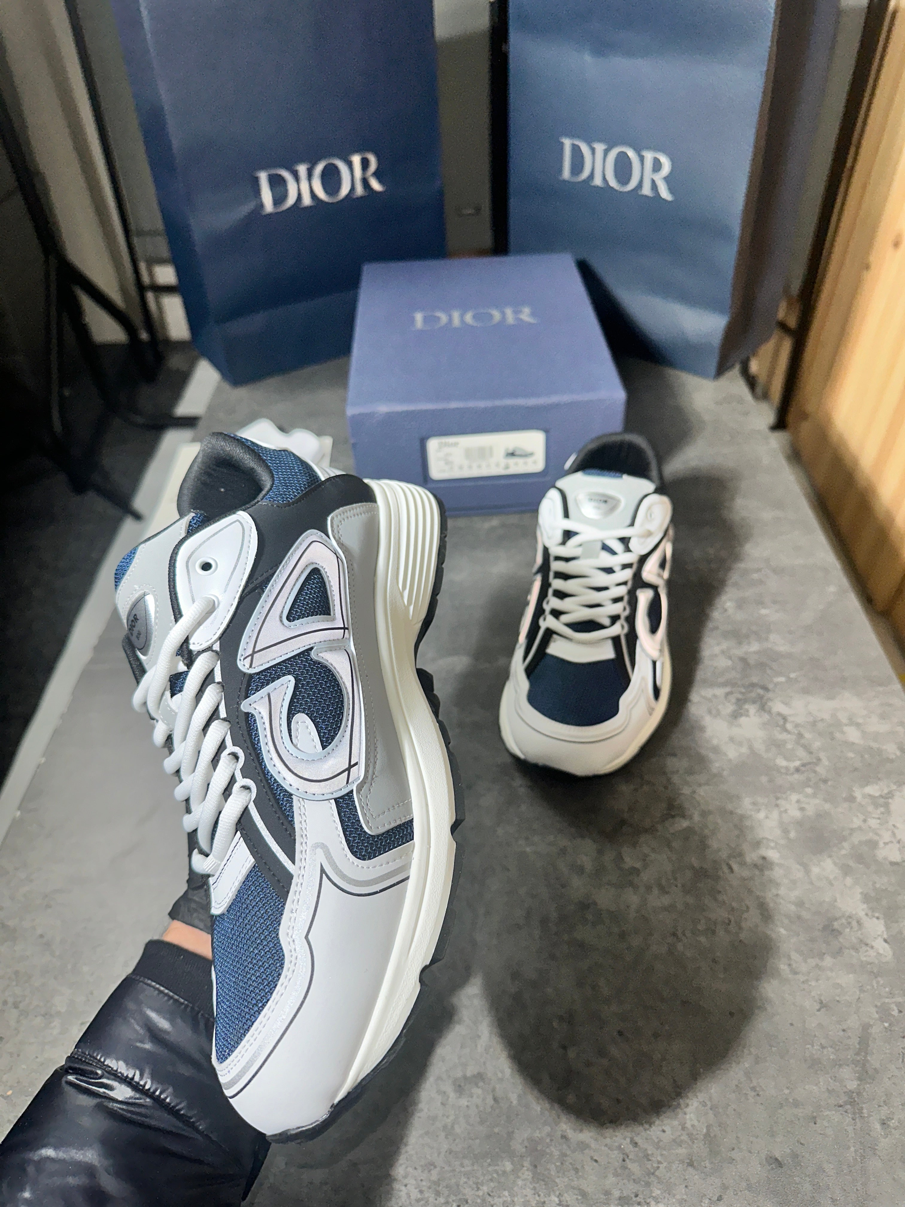 (pre-order)Dior - b30 navy and white