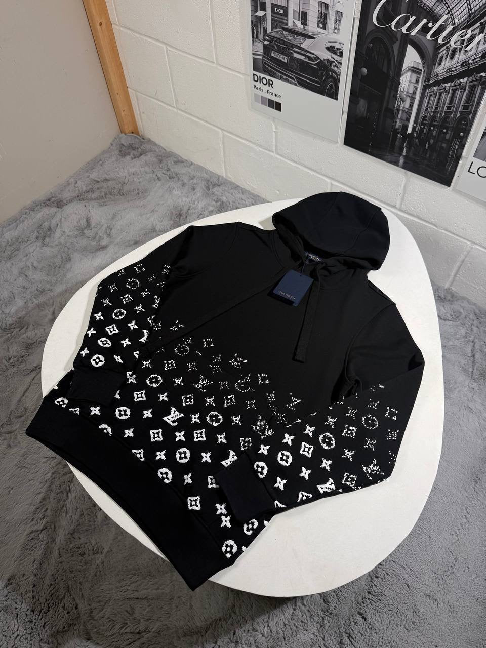 LVE MONOGRAM GRADIENT HOODIE