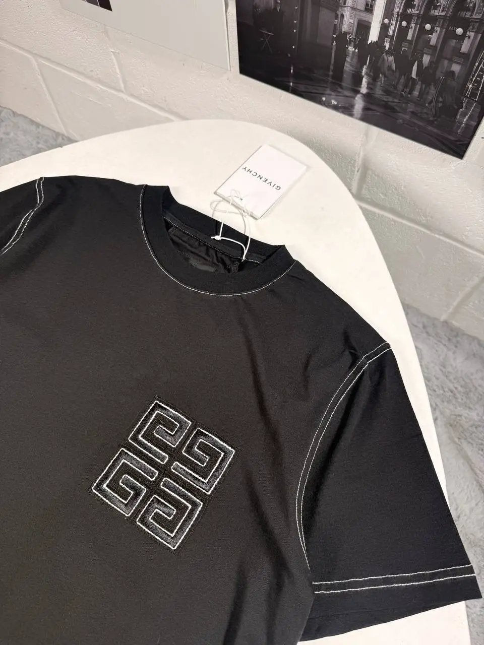 GVNCHY TSHIRT BLACK Stock supplier