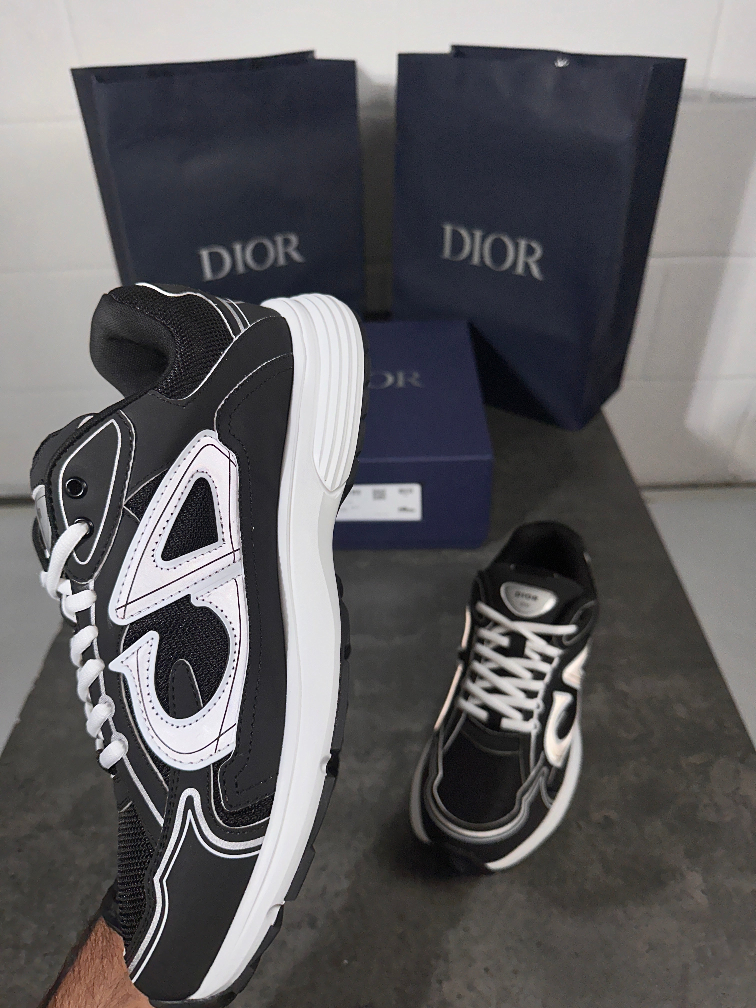 Dior b30 black & white