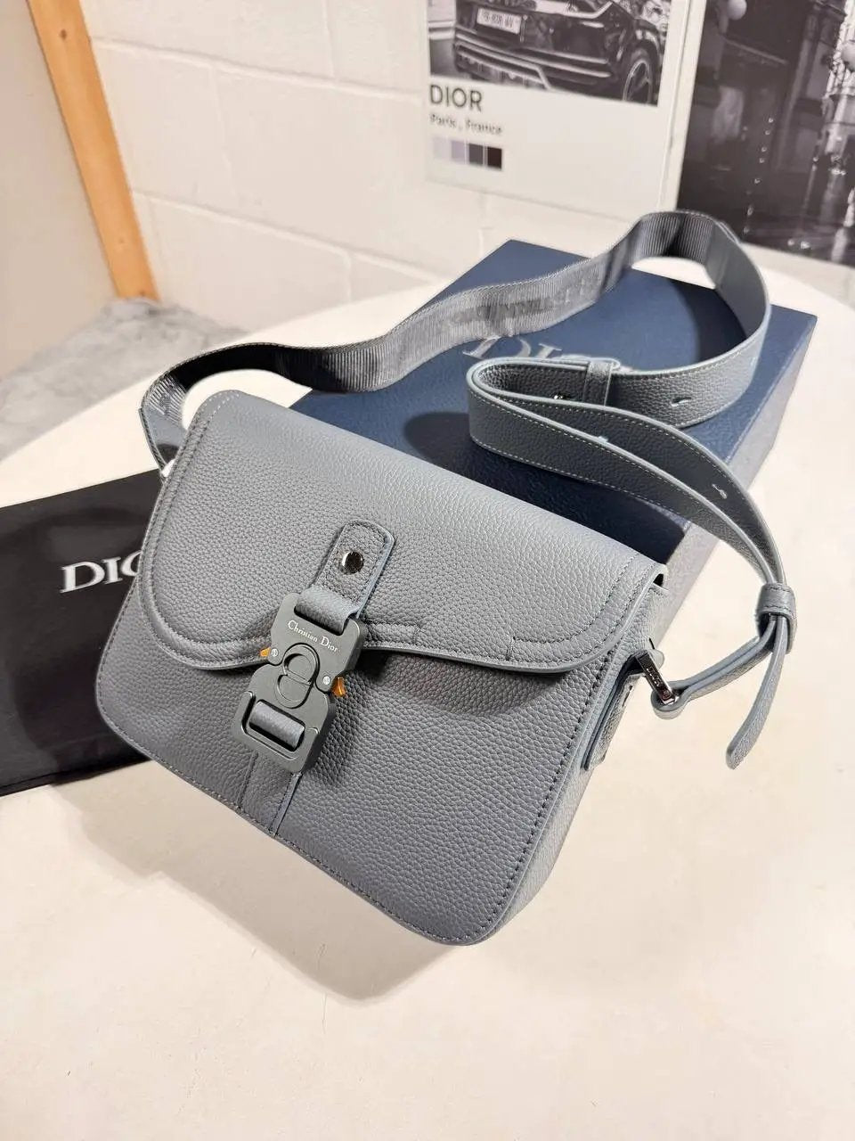 IOR SADDLE MESSENGER BAG Stock supplier
