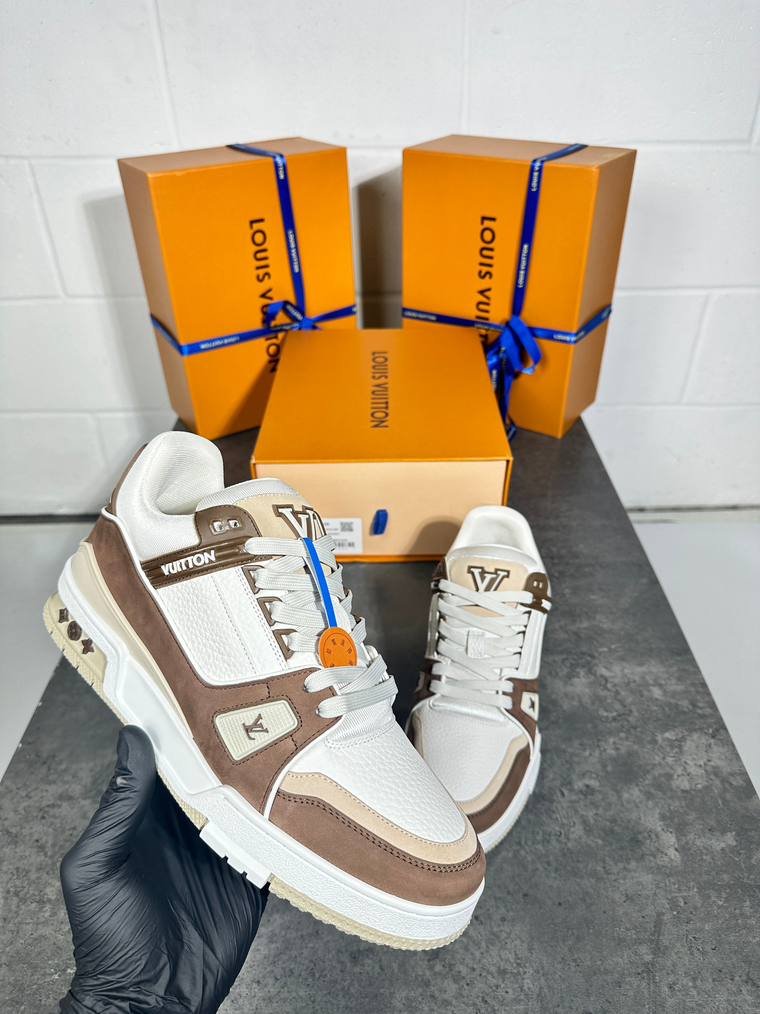 Lv trainers white n brown