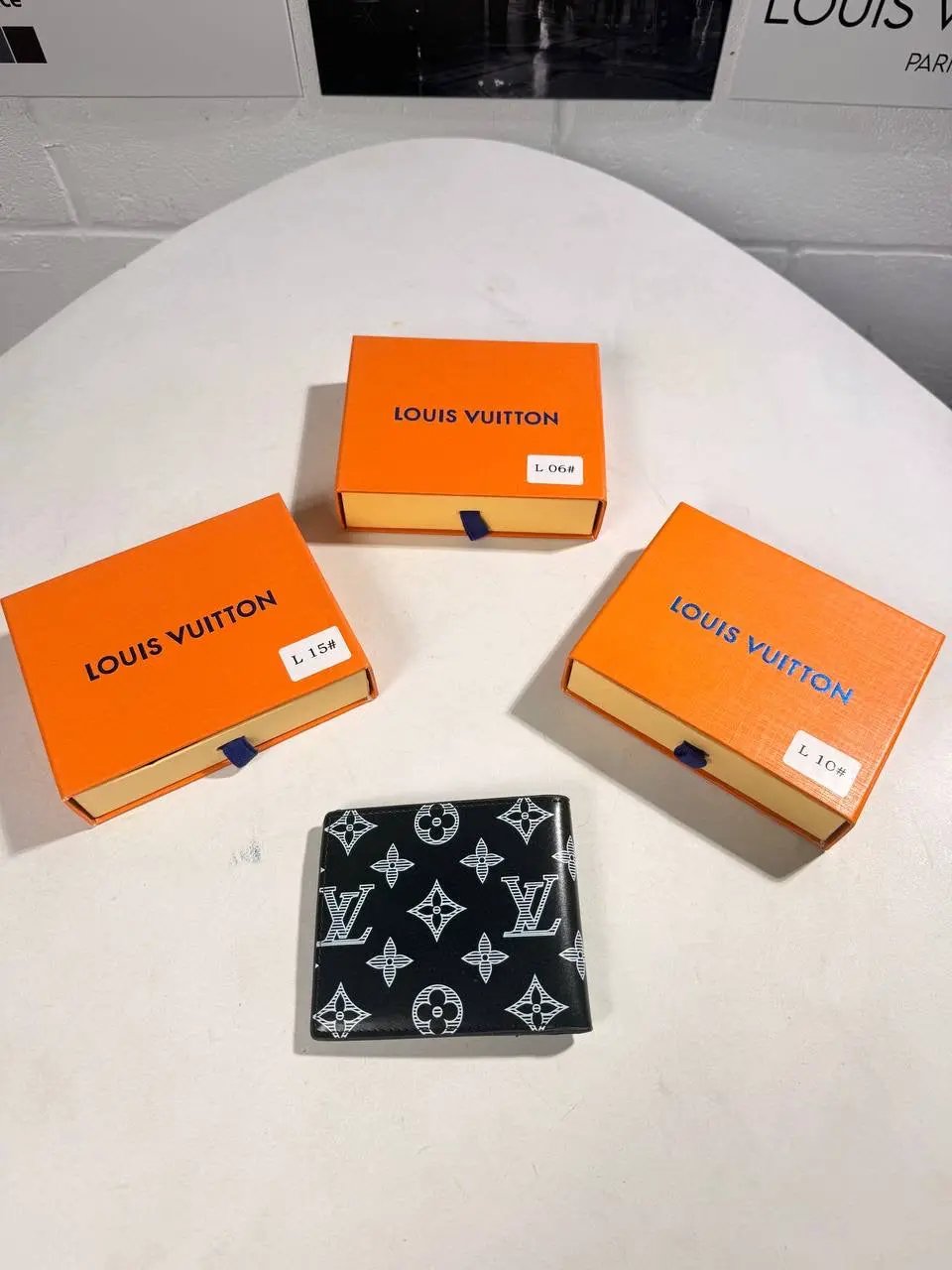 LVE WALLET MENS Stock supplier