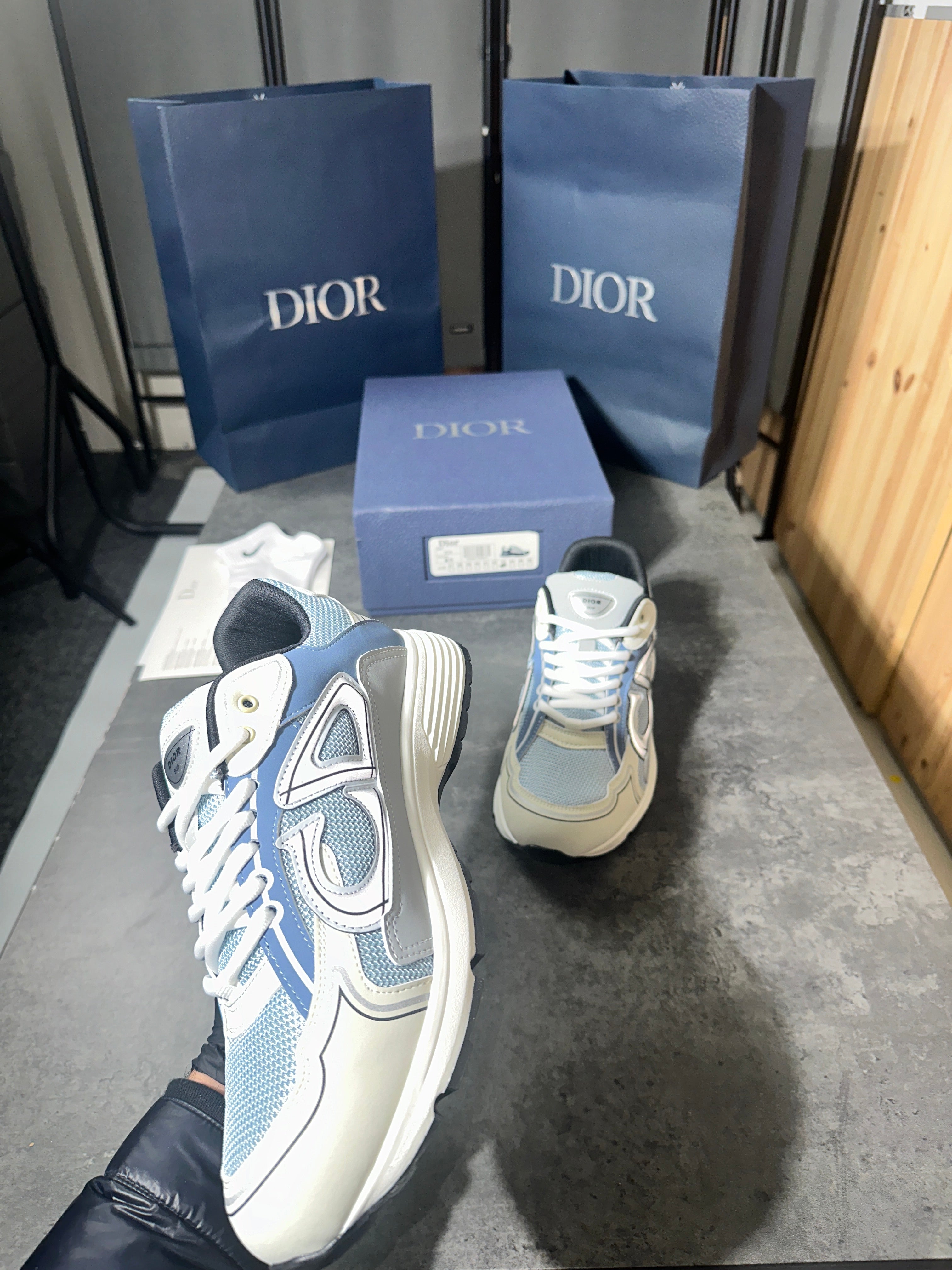 (pre-order)Dior - b30 baby blue