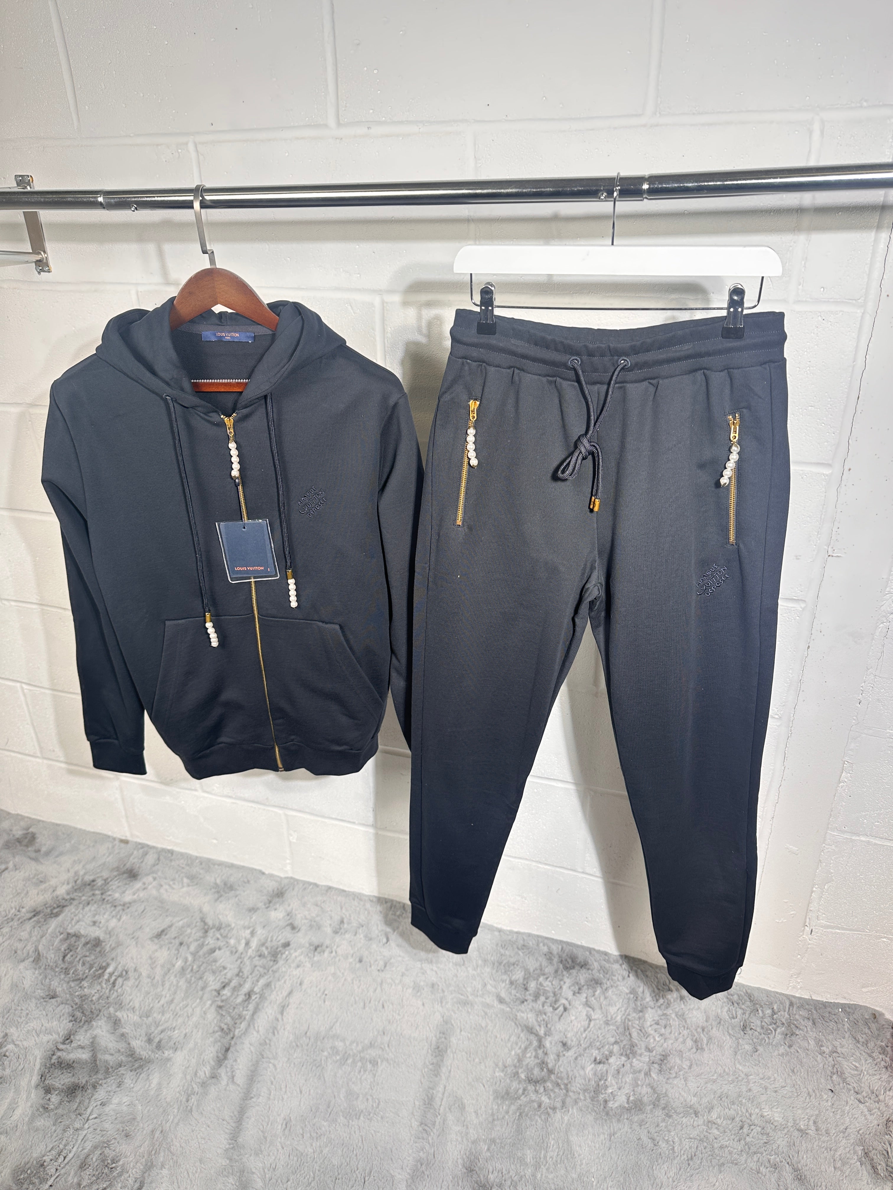 Lv tracksuit navy