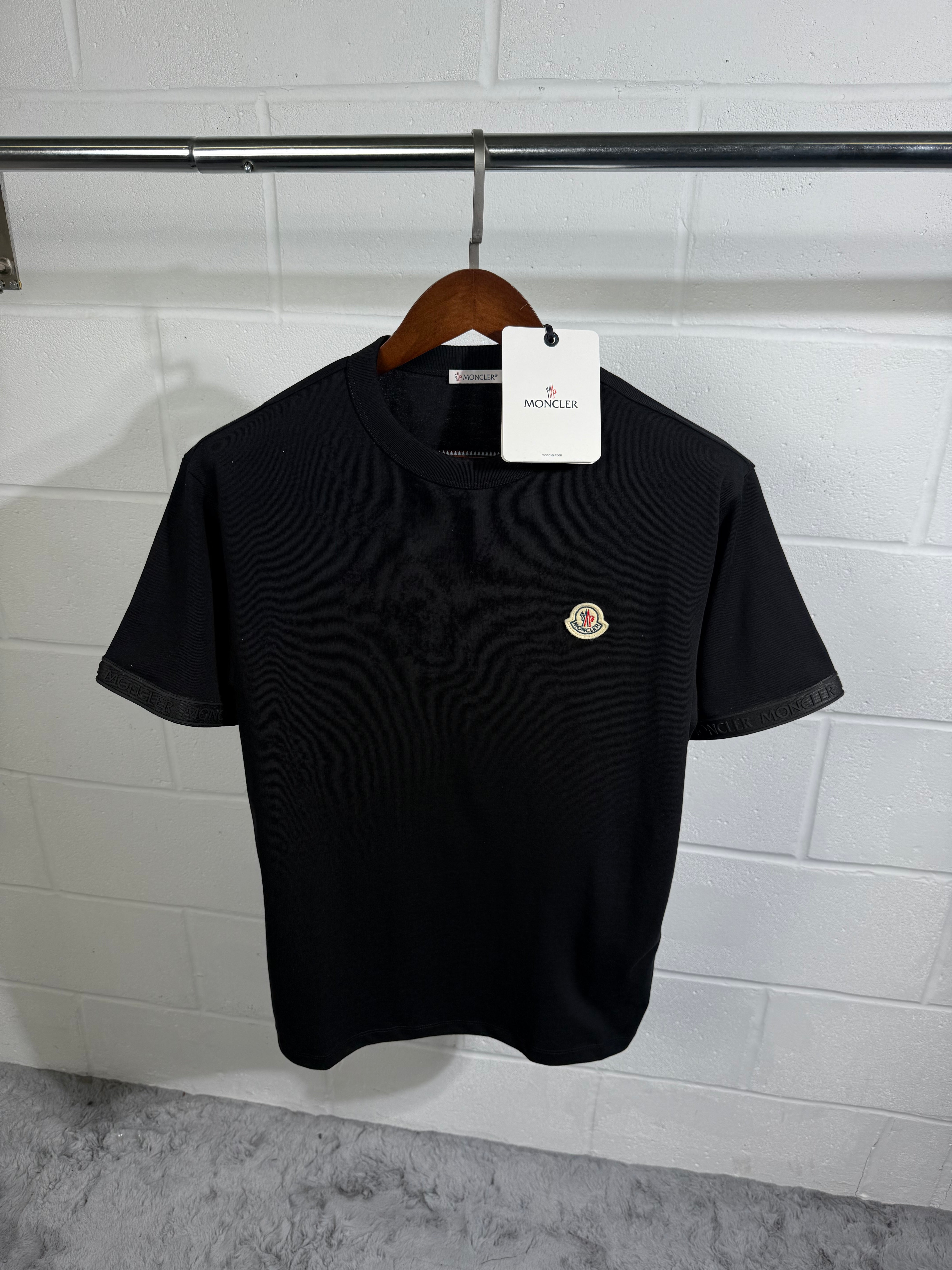 MNCLR tee black